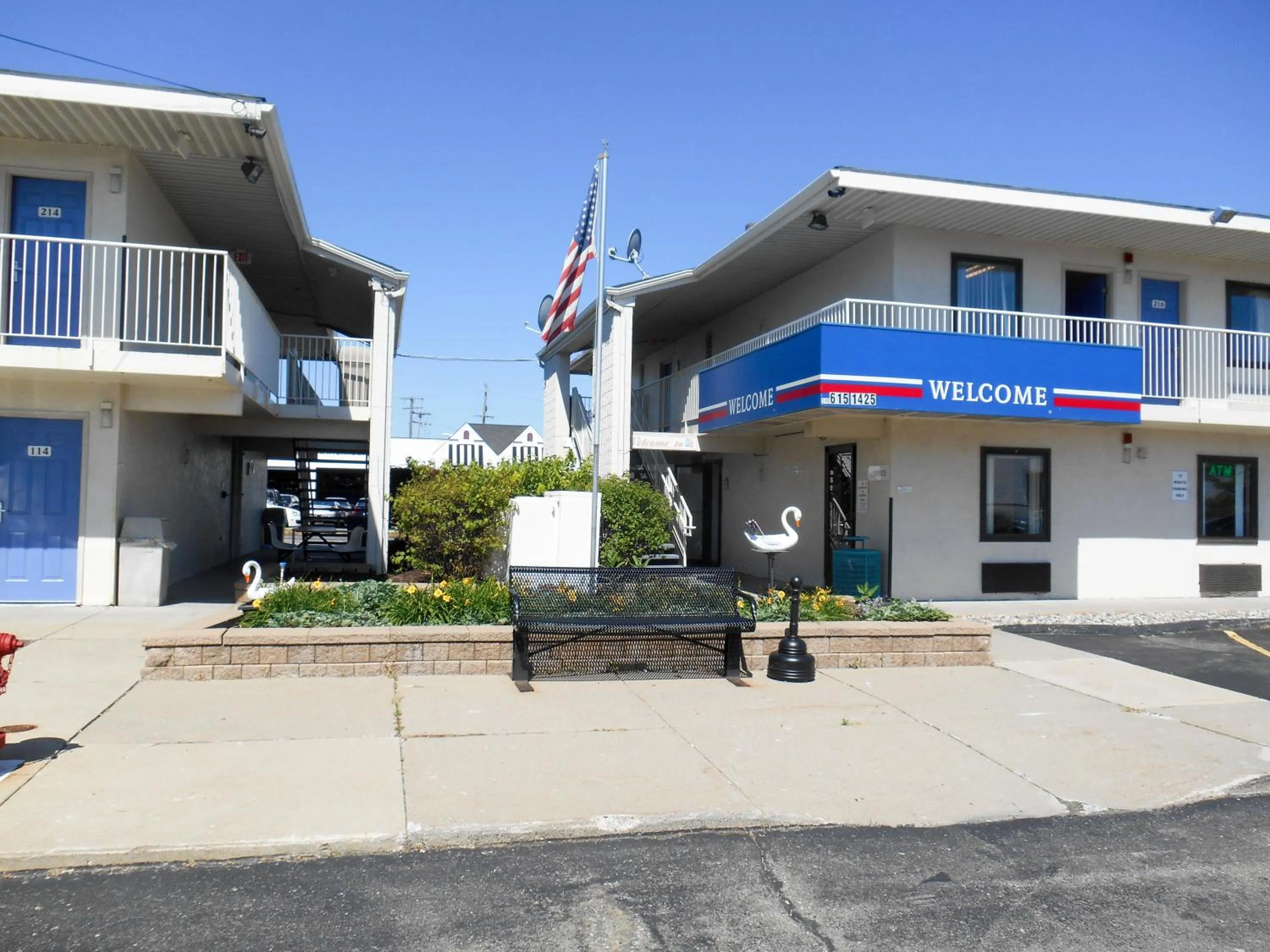Facade/entrance in Motel 6-Farmington Hills, MI - Northwest - Farmington Hills