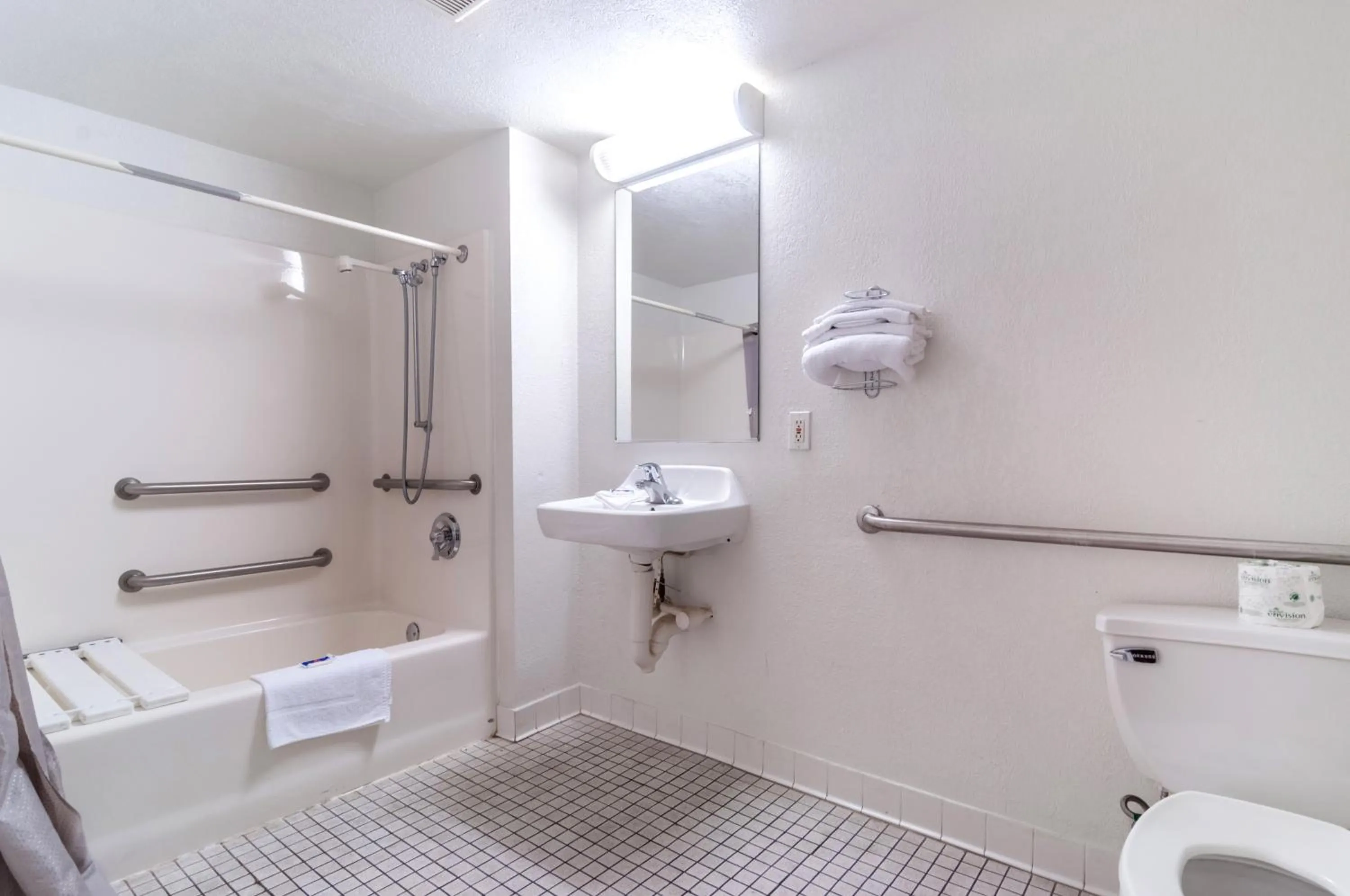 Bathroom in Motel 6-Farmington Hills, MI - Northwest - Farmington Hills