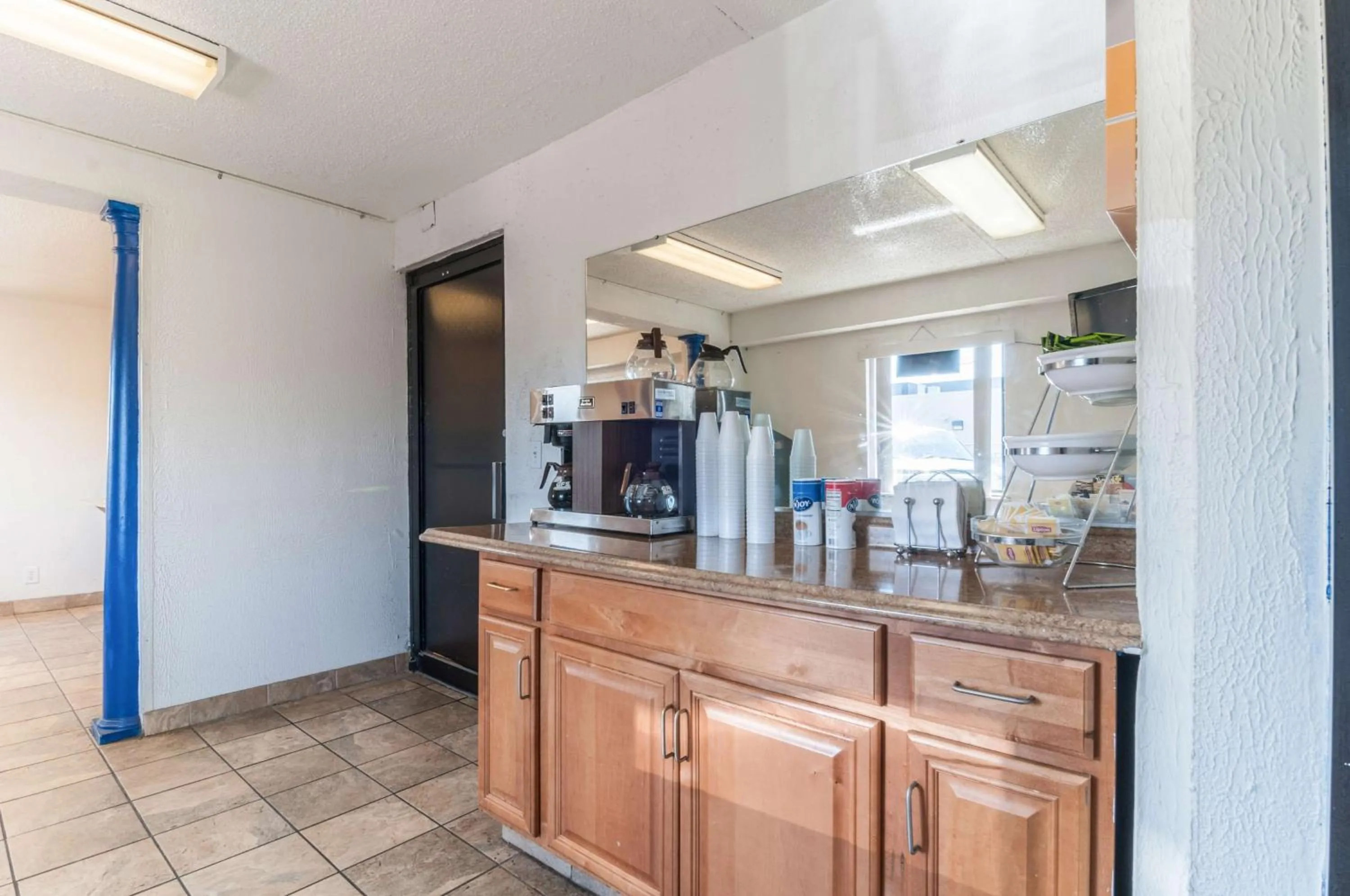 Lobby or reception in Motel 6-Farmington Hills, MI - Northwest - Farmington Hills