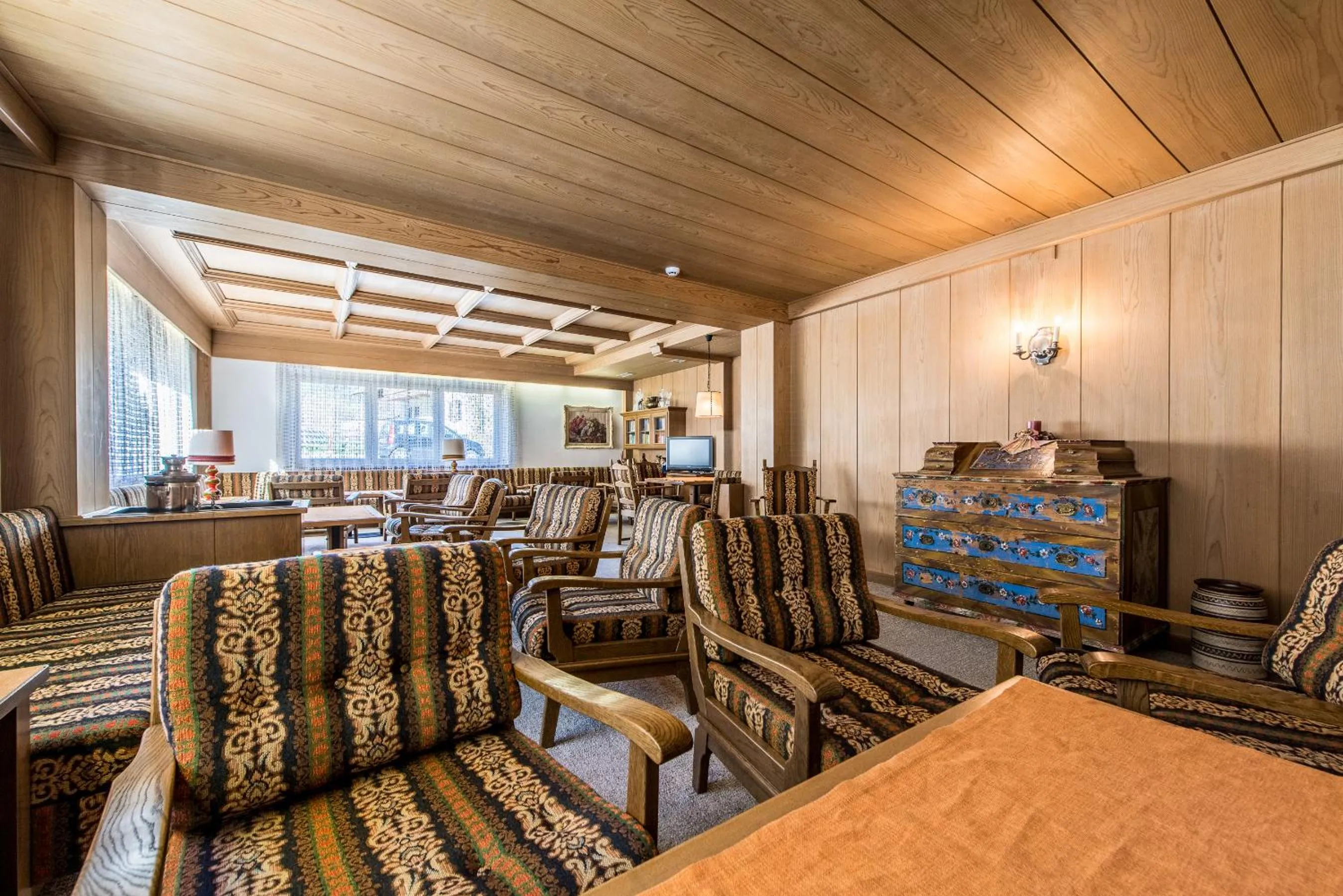 Communal lounge/ TV room in Hotel Antholzerhof