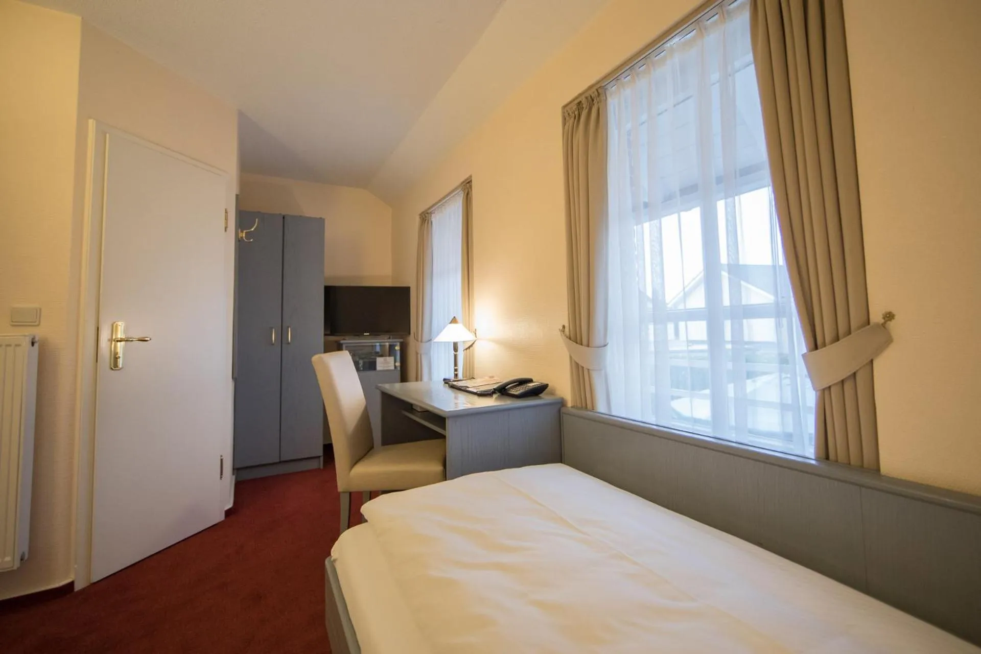 Photo of the whole room, Bed in Altes Landhaus