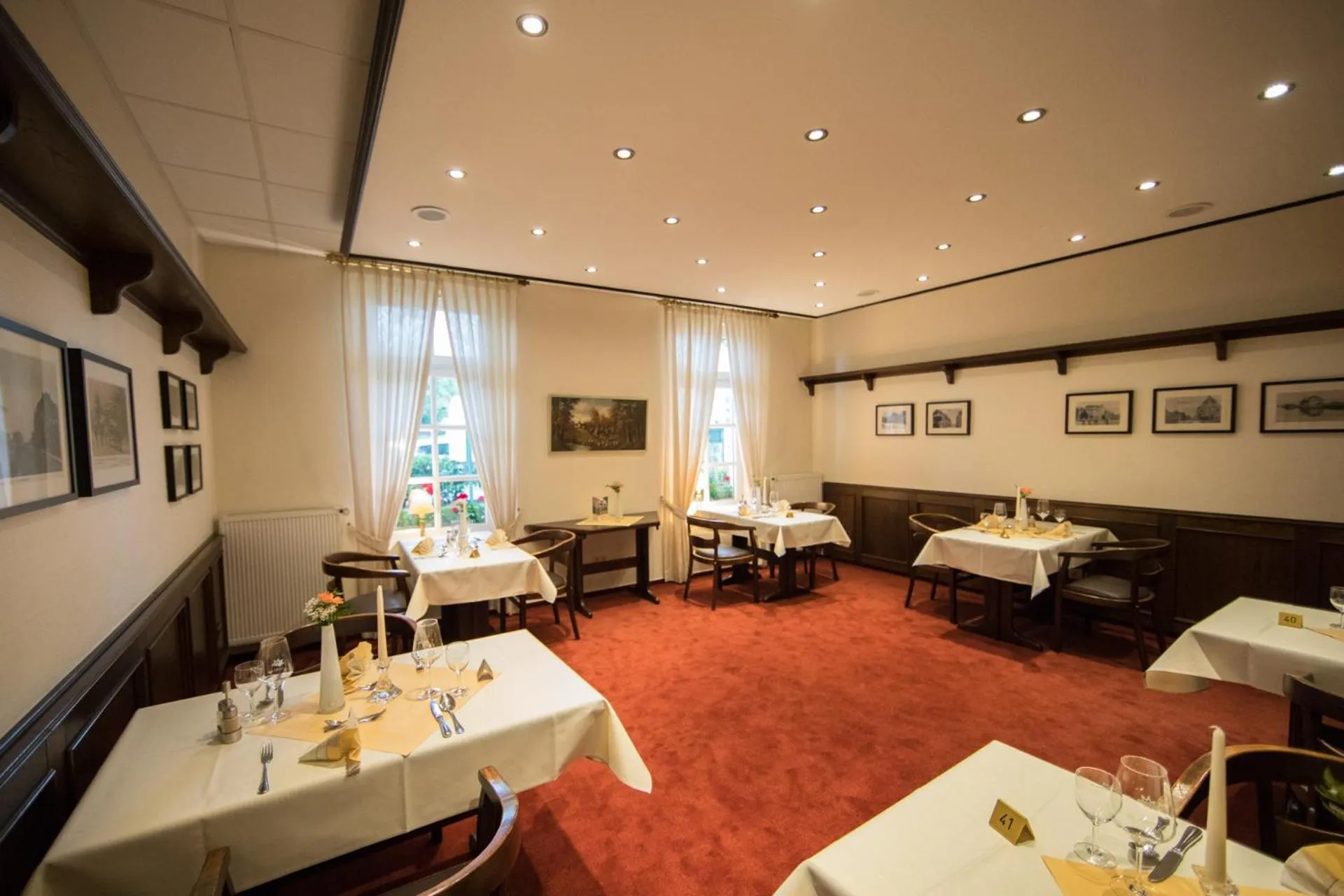 Restaurant/places to eat in Altes Landhaus