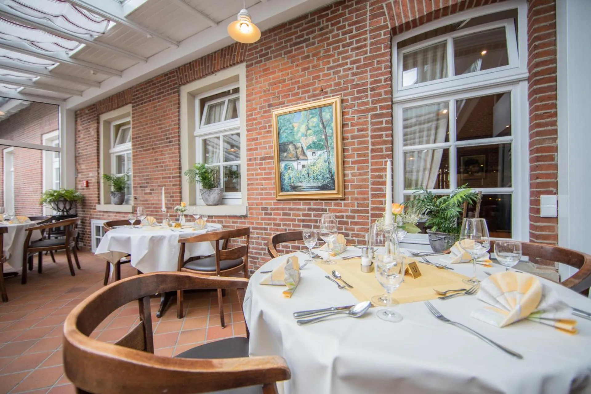 Restaurant/places to eat in Altes Landhaus