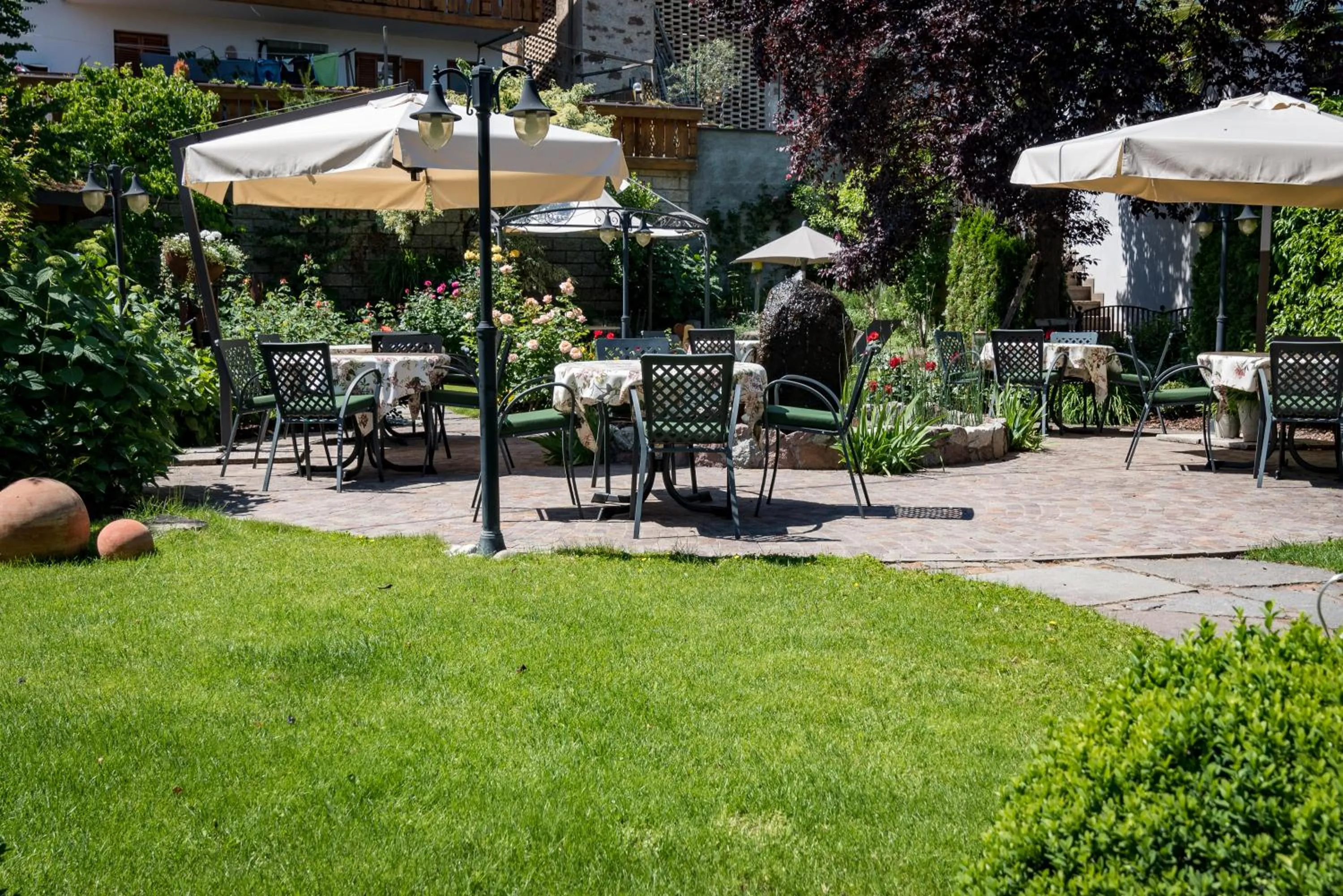 Property building in Hotel Zum Mohren