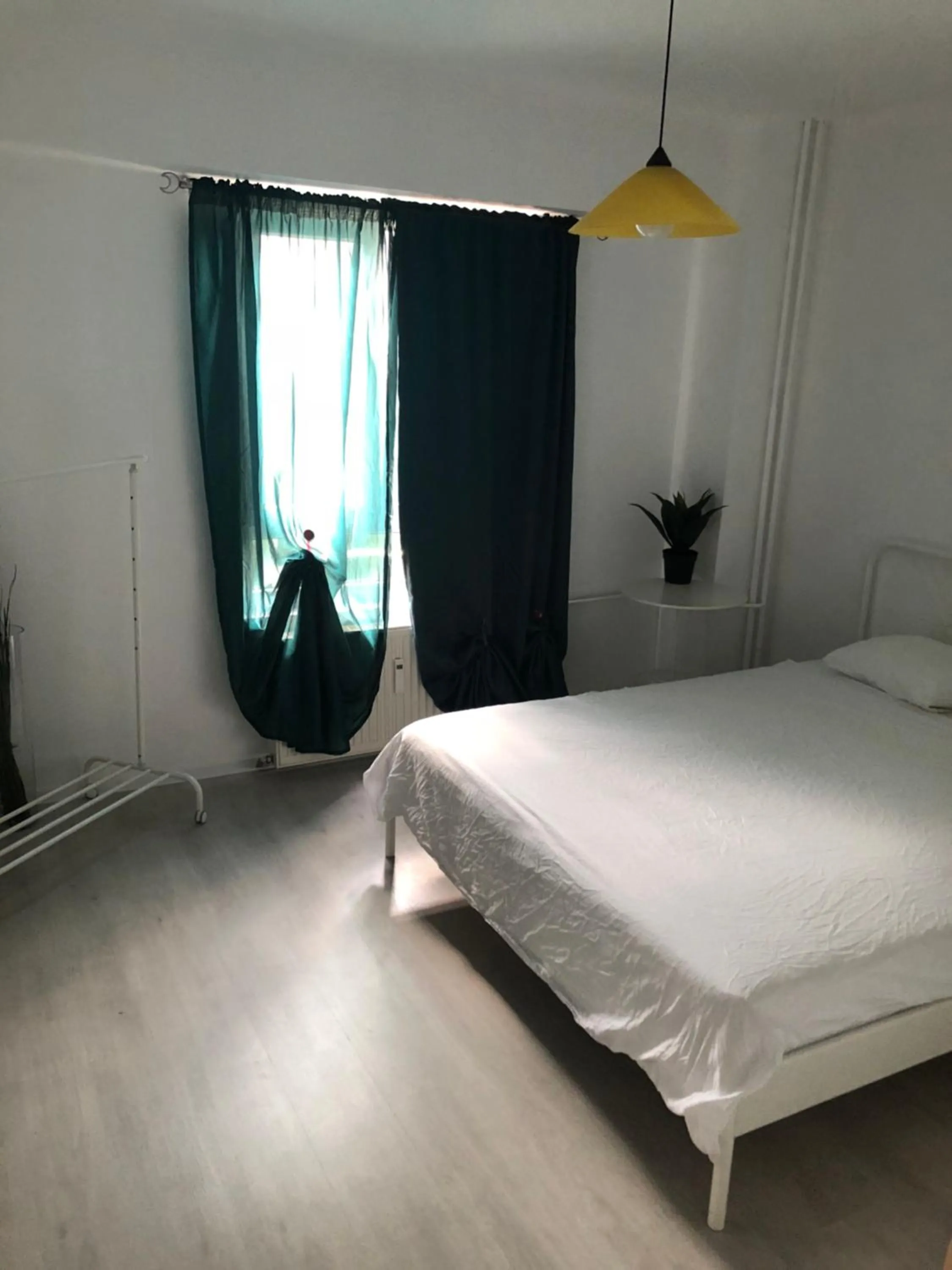 Bed in Green Apartment 59