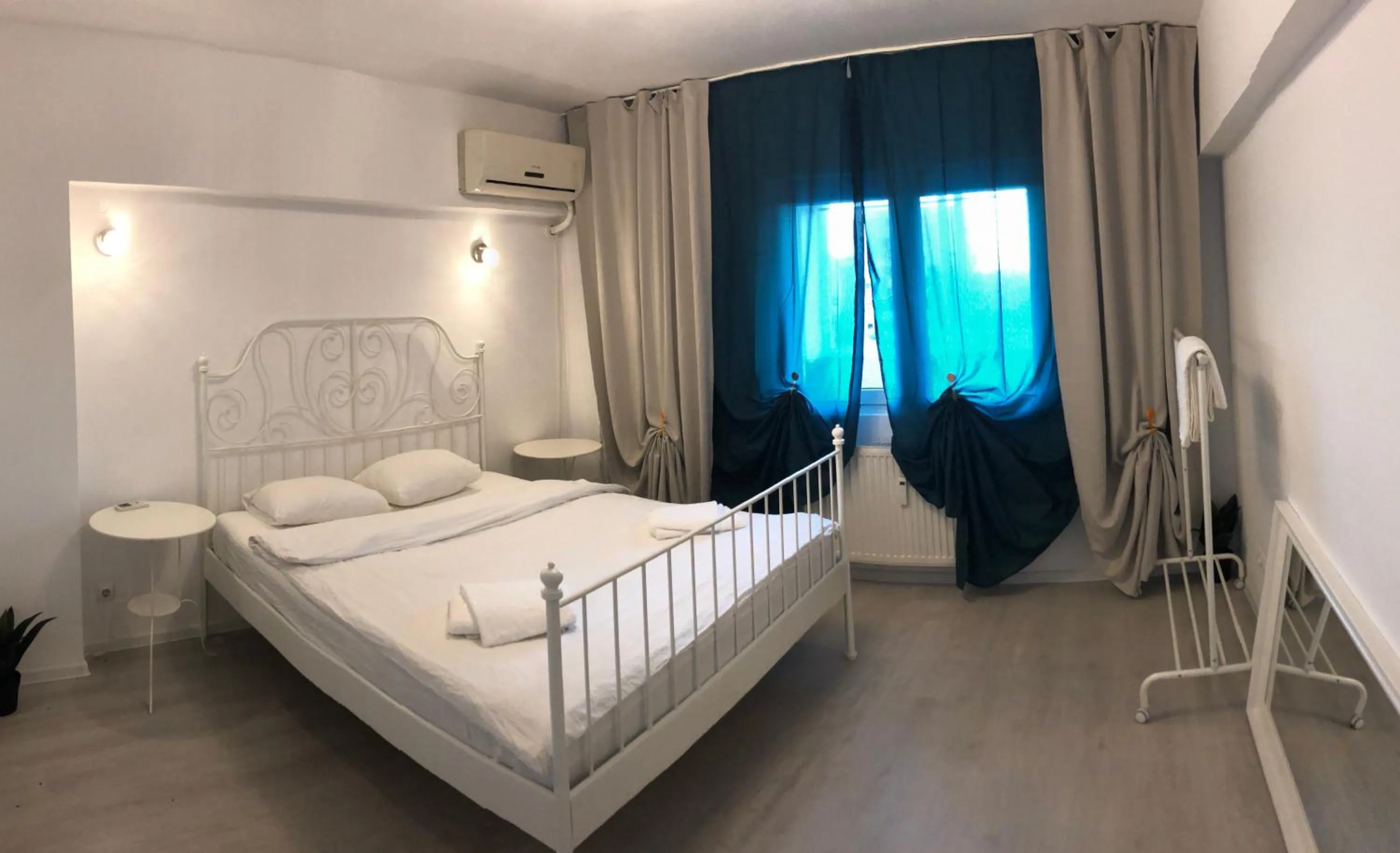 Bed in Green Apartment 59