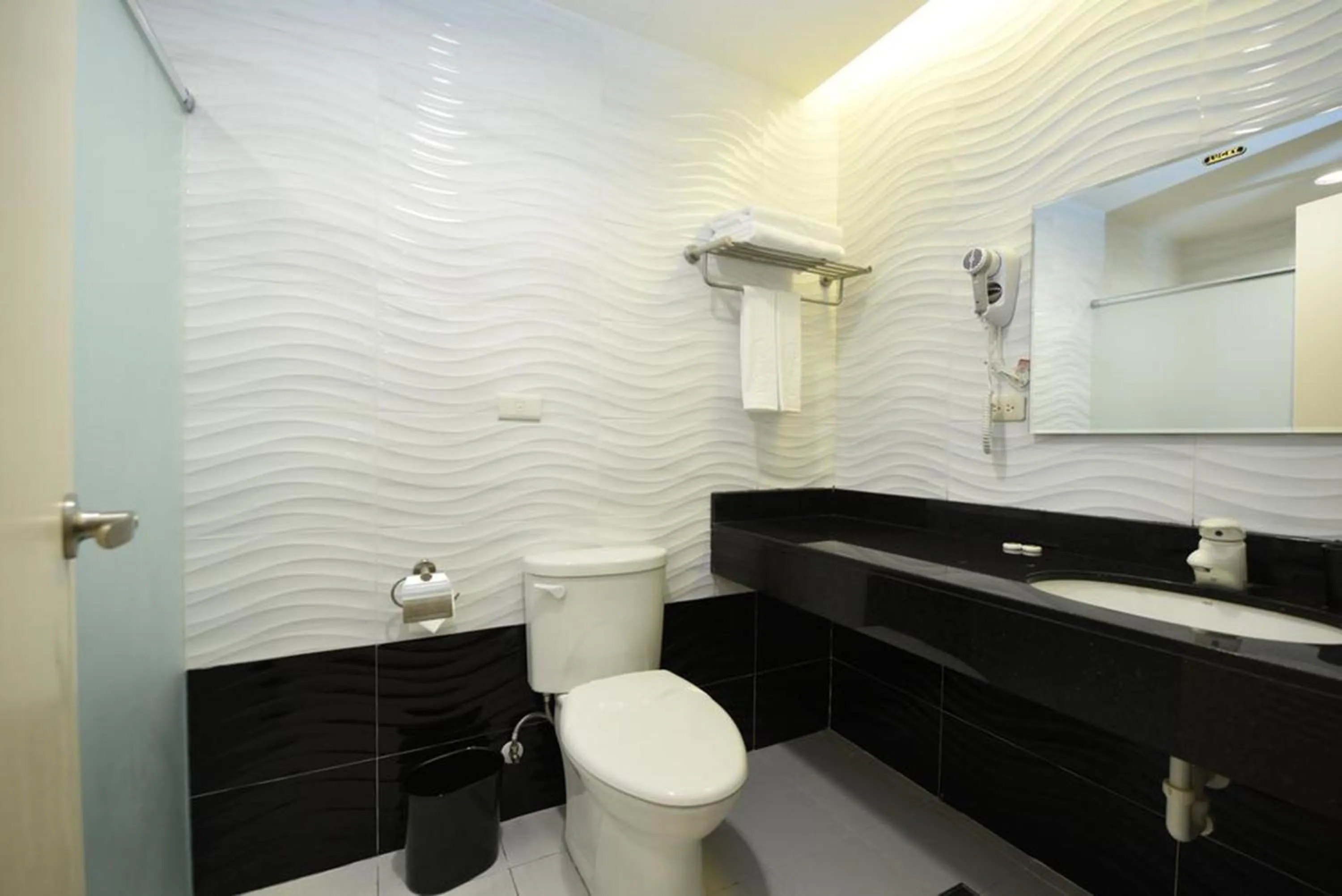 Bathroom in Chuan Cheng Castle