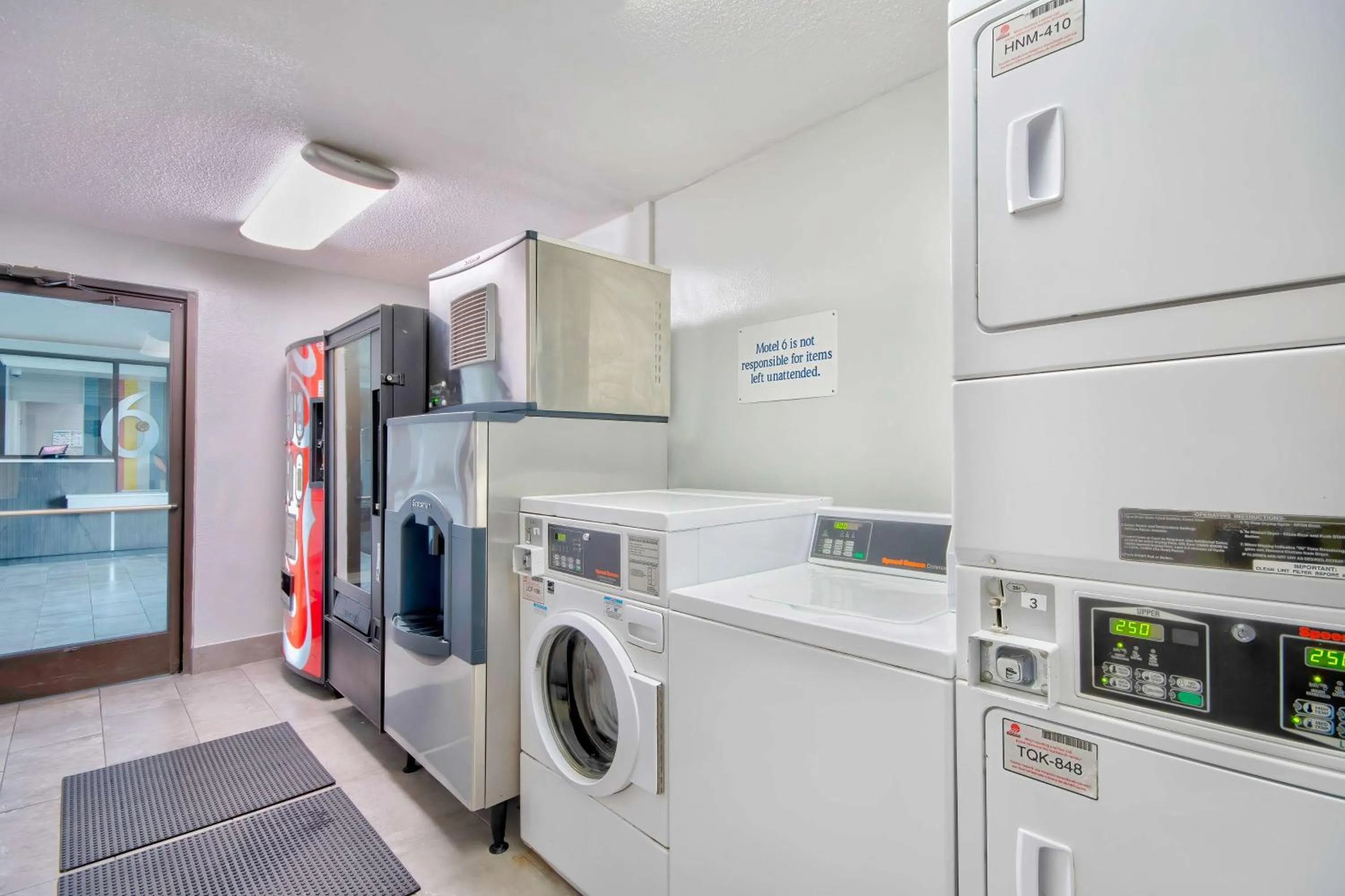 Property building in Motel 6 - Georgetown, KY - Lexington North