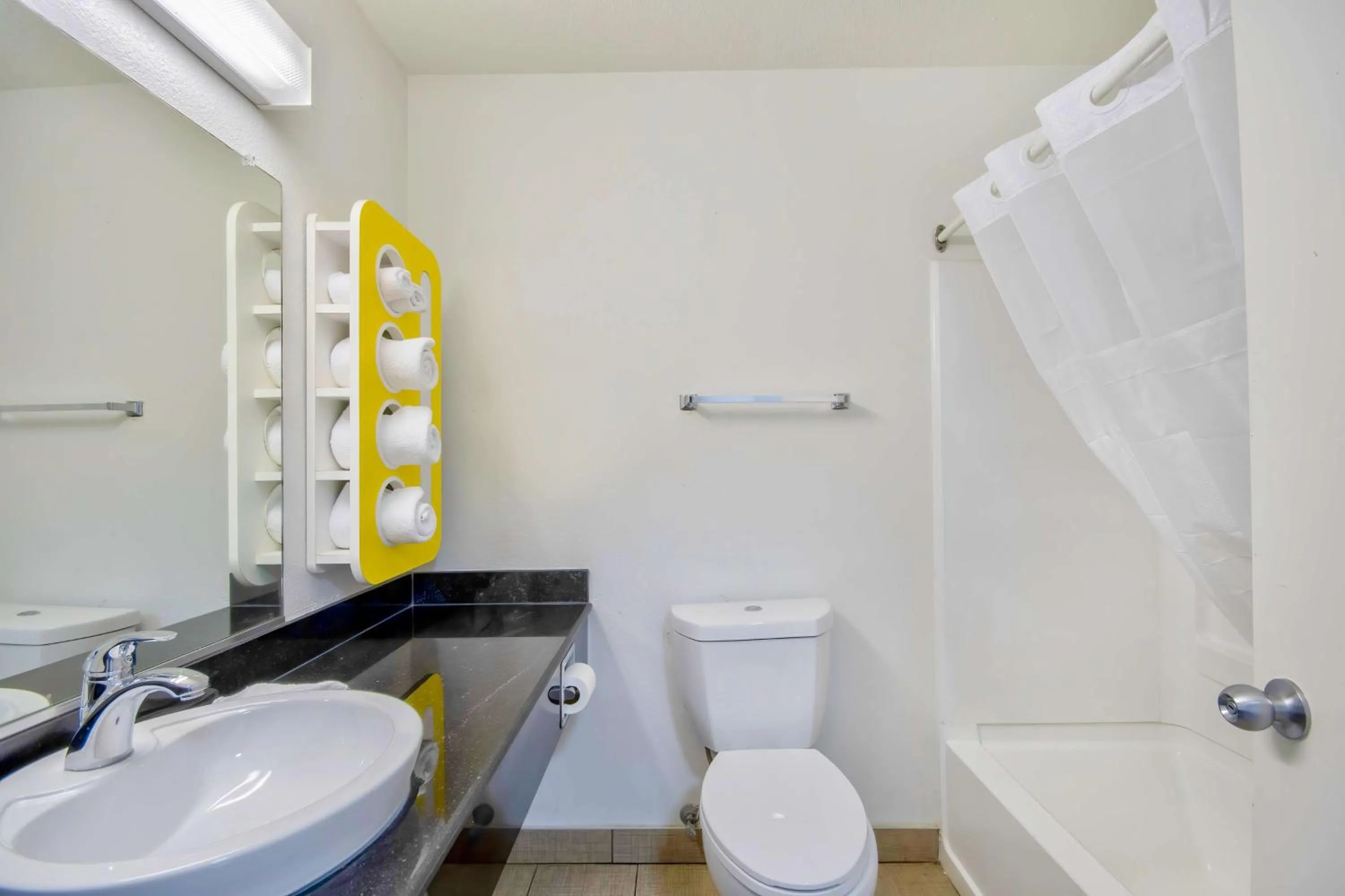 Bathroom in Motel 6 - Georgetown, KY - Lexington North