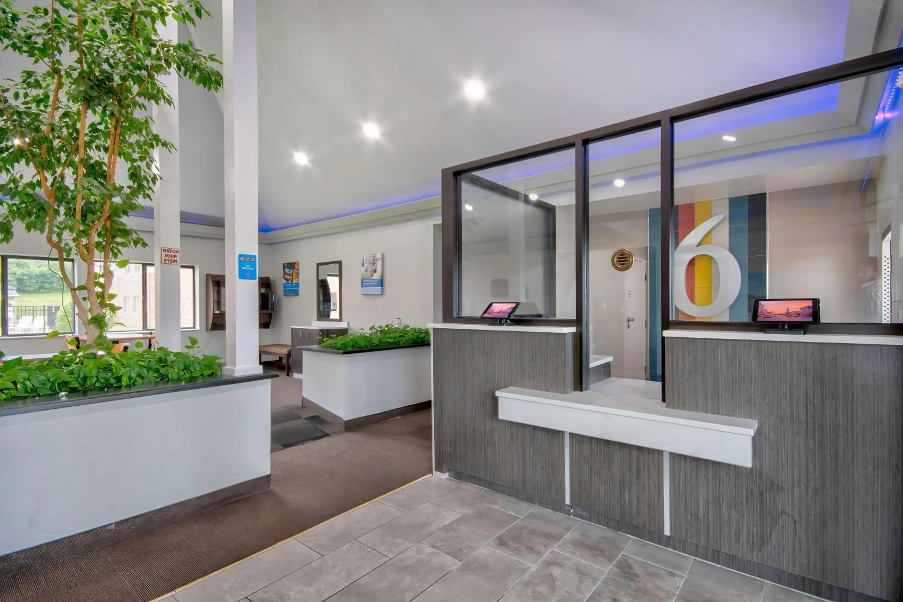 Lobby or reception in Motel 6 - Georgetown, KY - Lexington North