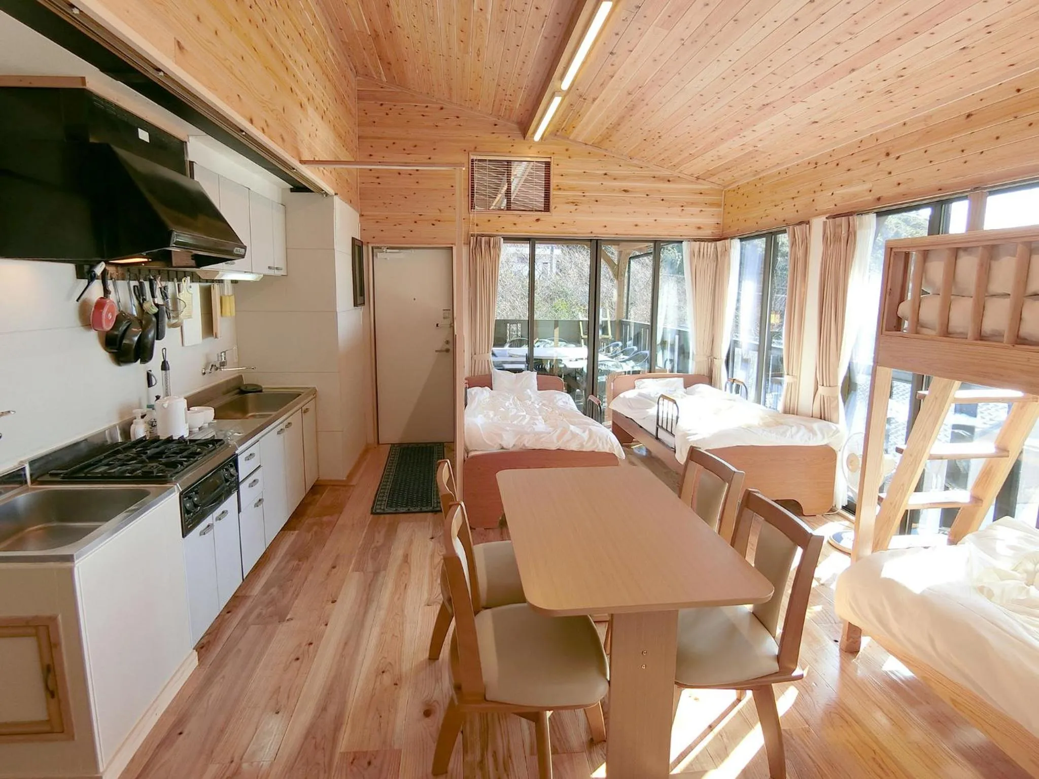 Dining area in Shirahama Meiji Villa