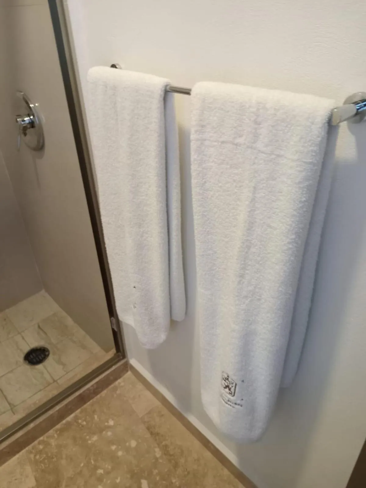 Shower in Hotel Parador del Rey