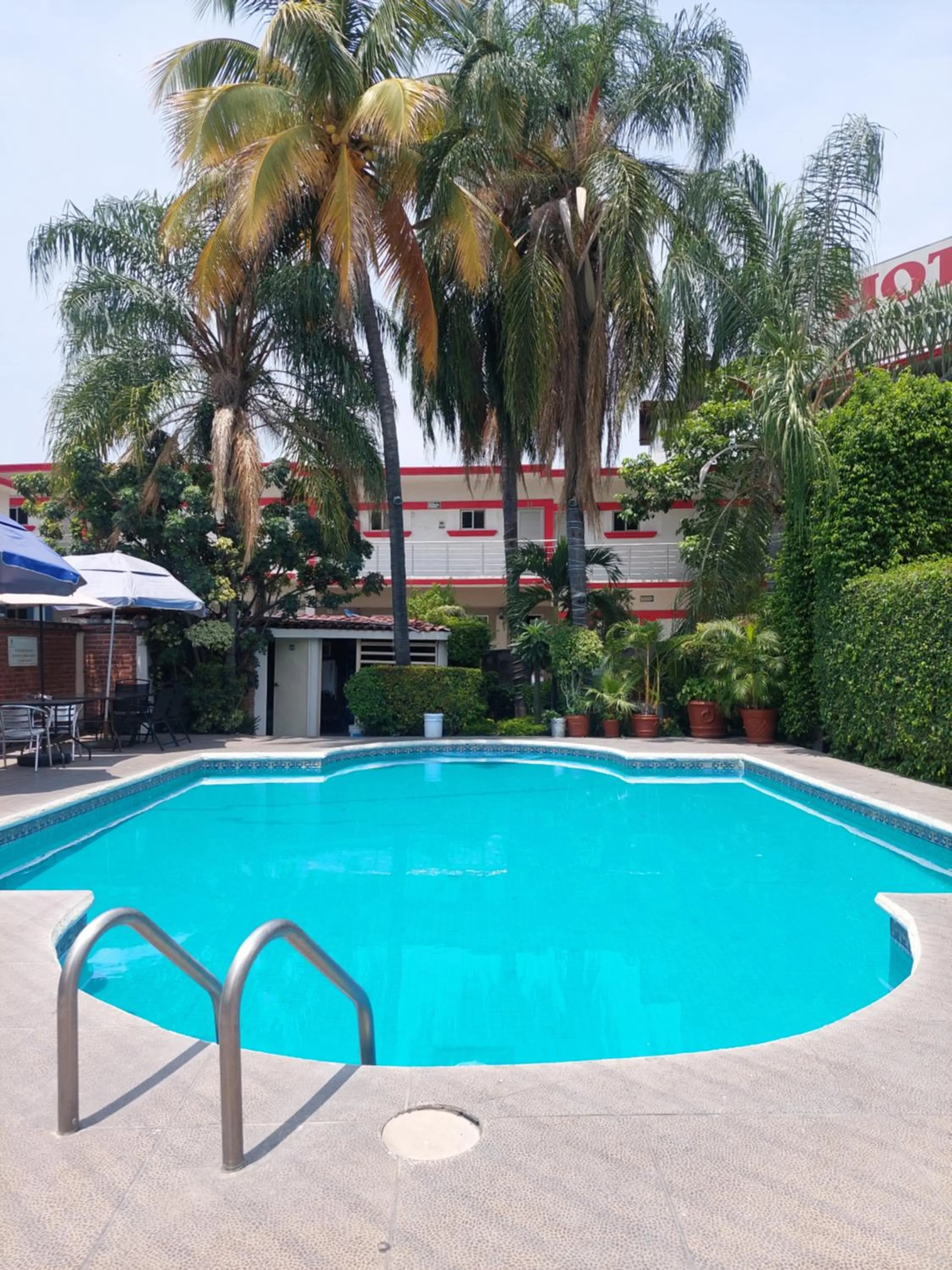 Swimming pool in Hotel Parador del Rey