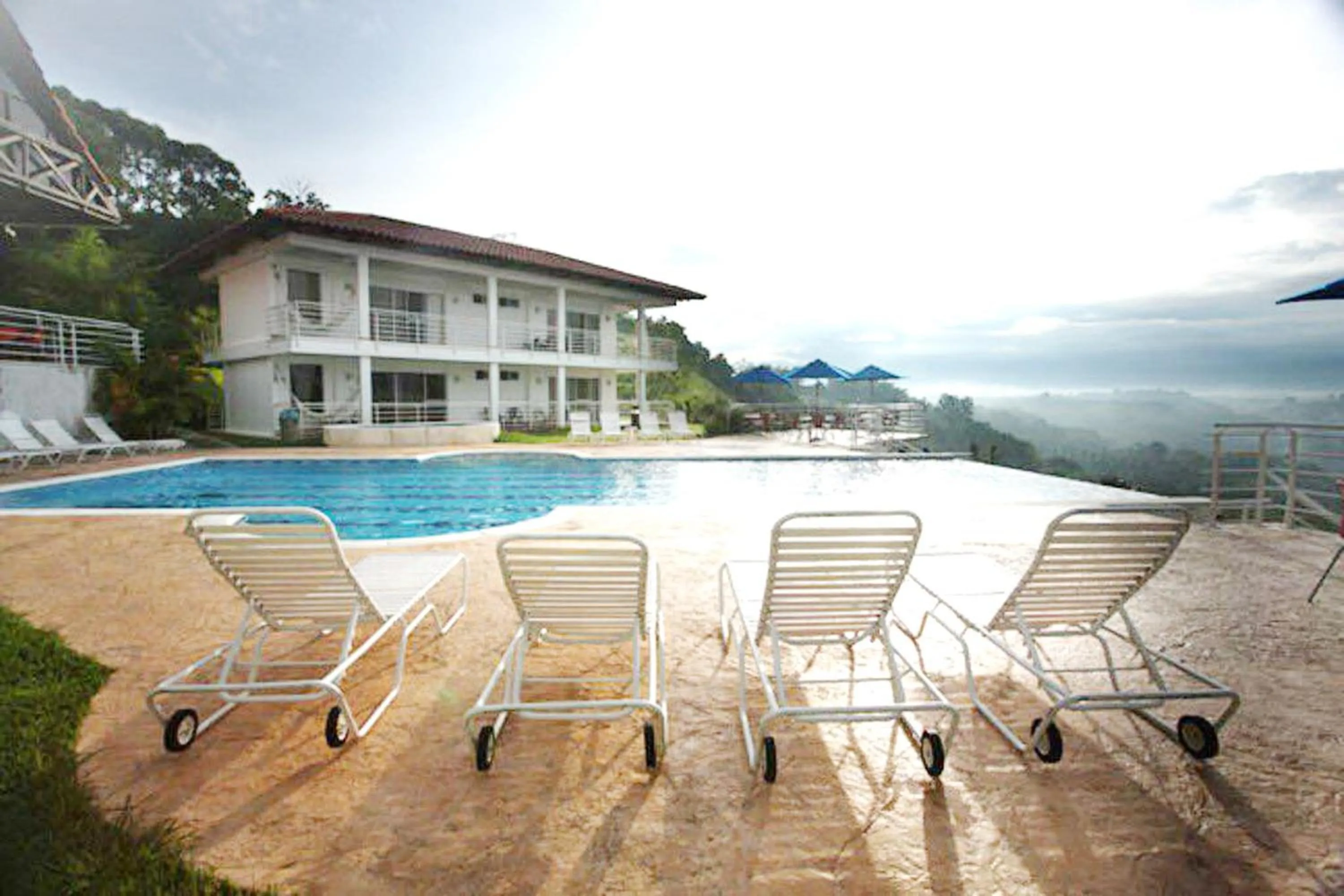 Swimming pool in Hotel Mirador Las Palmas