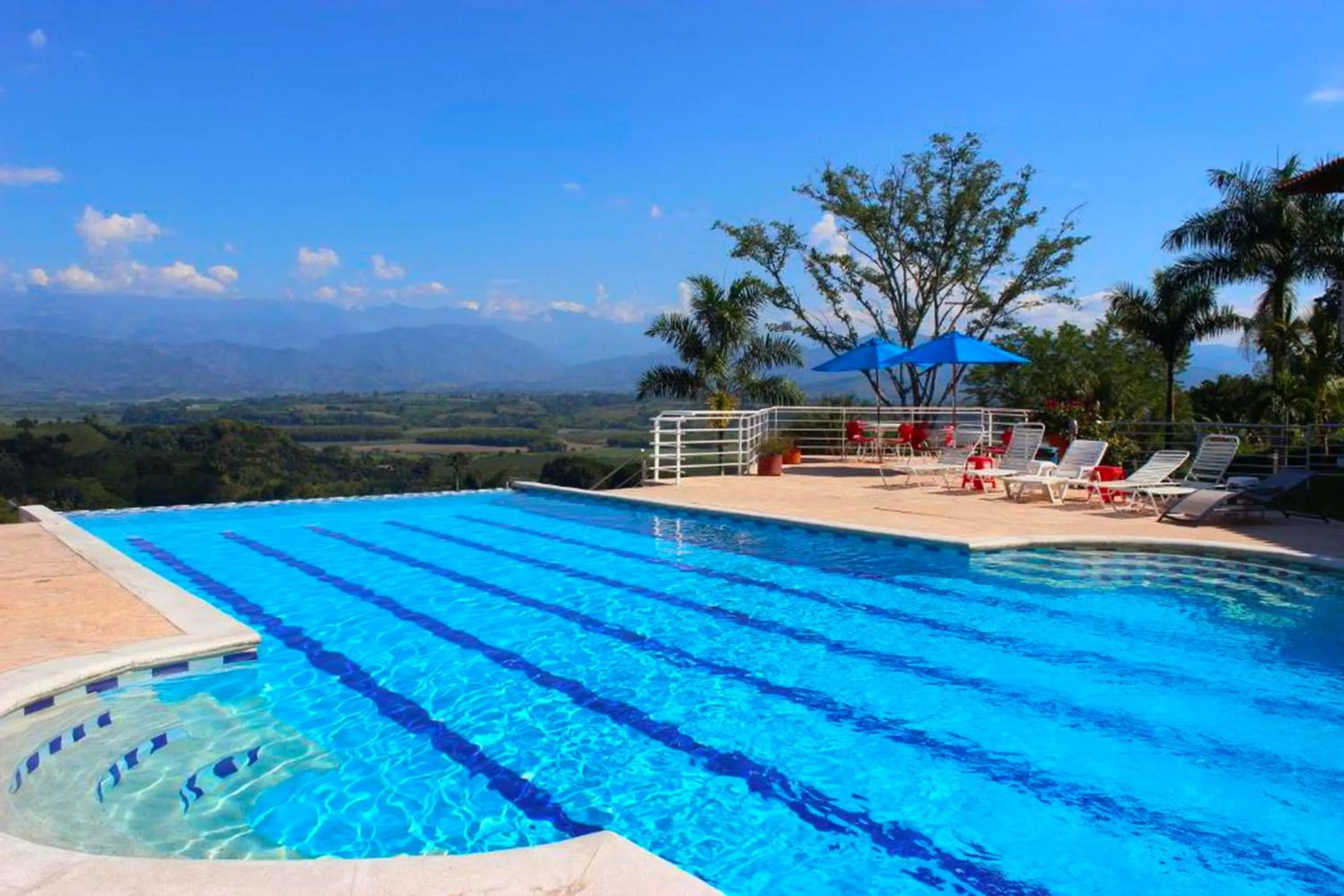Swimming pool in Hotel Mirador Las Palmas