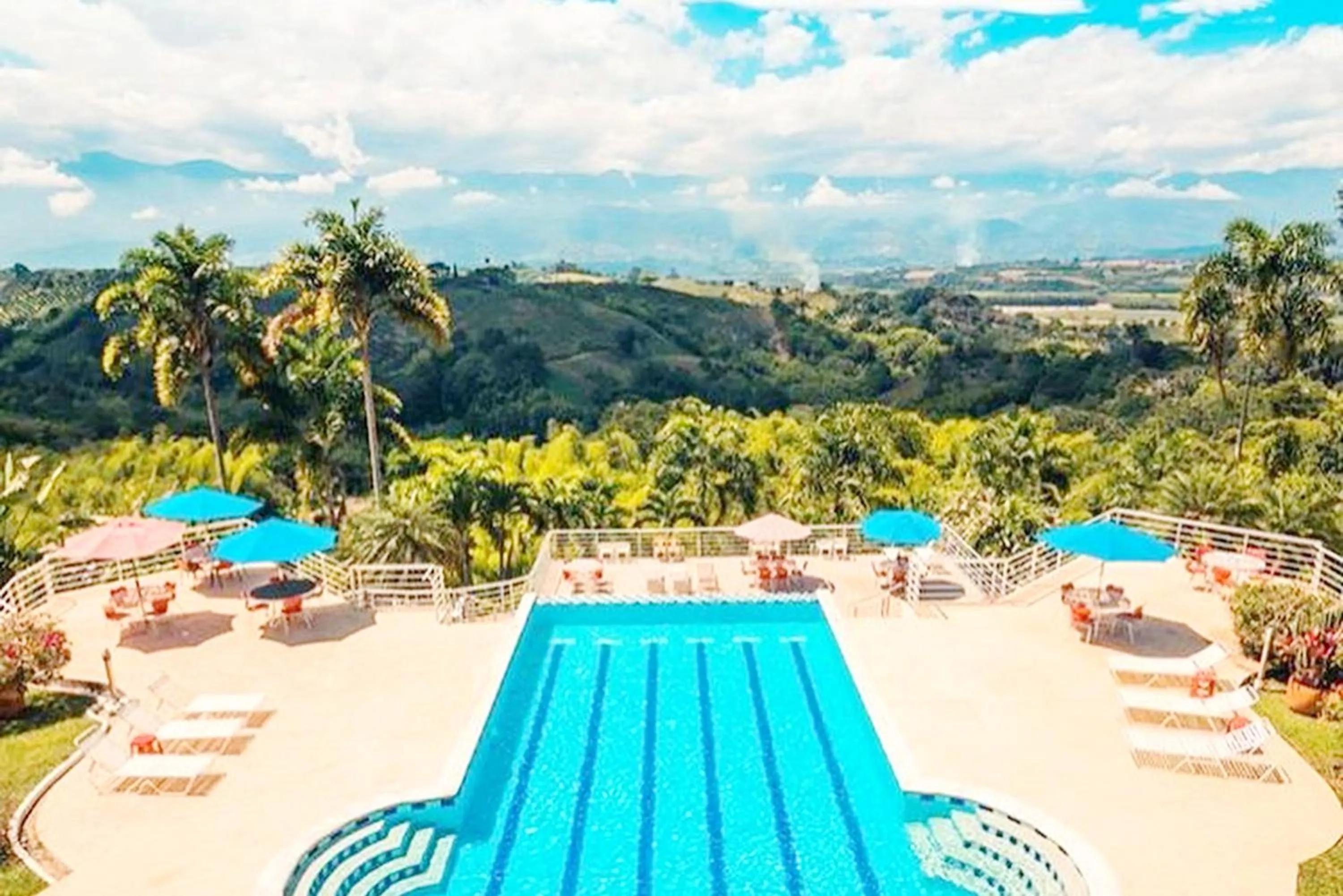 Swimming pool in Hotel Mirador Las Palmas