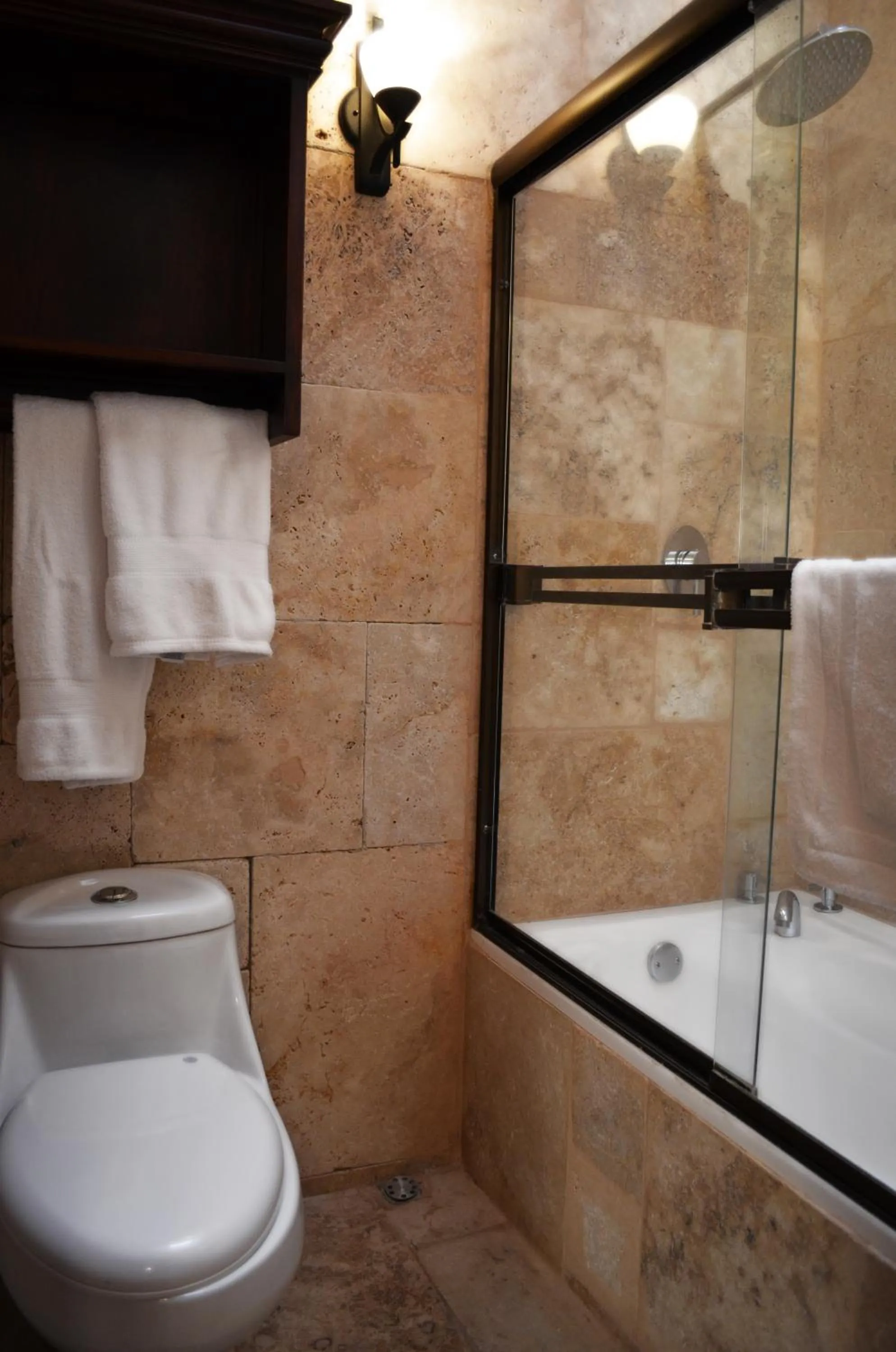 Bathroom in Hotel Aurora