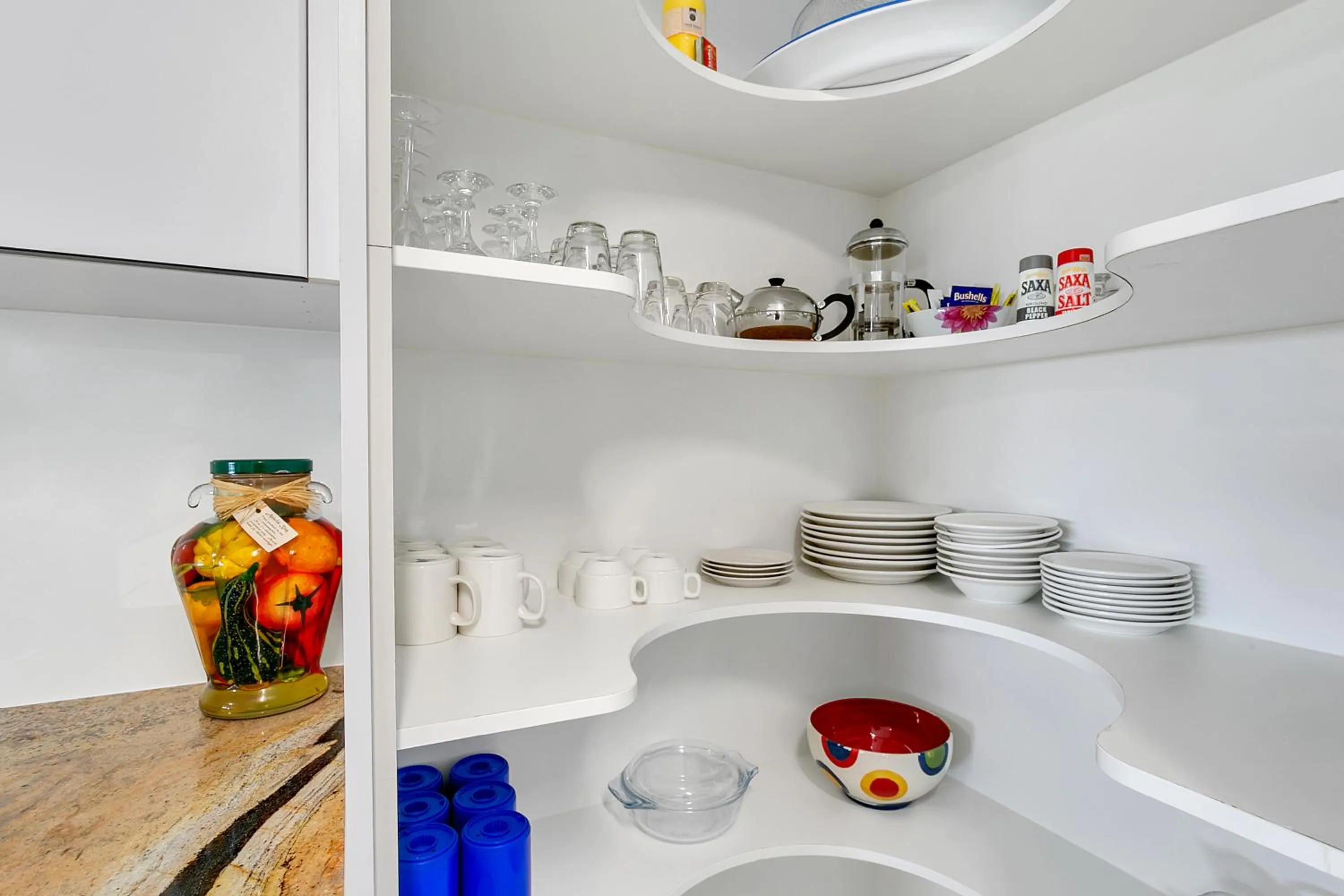 Coffee/tea facilities in Roydon Beachfront Apartments