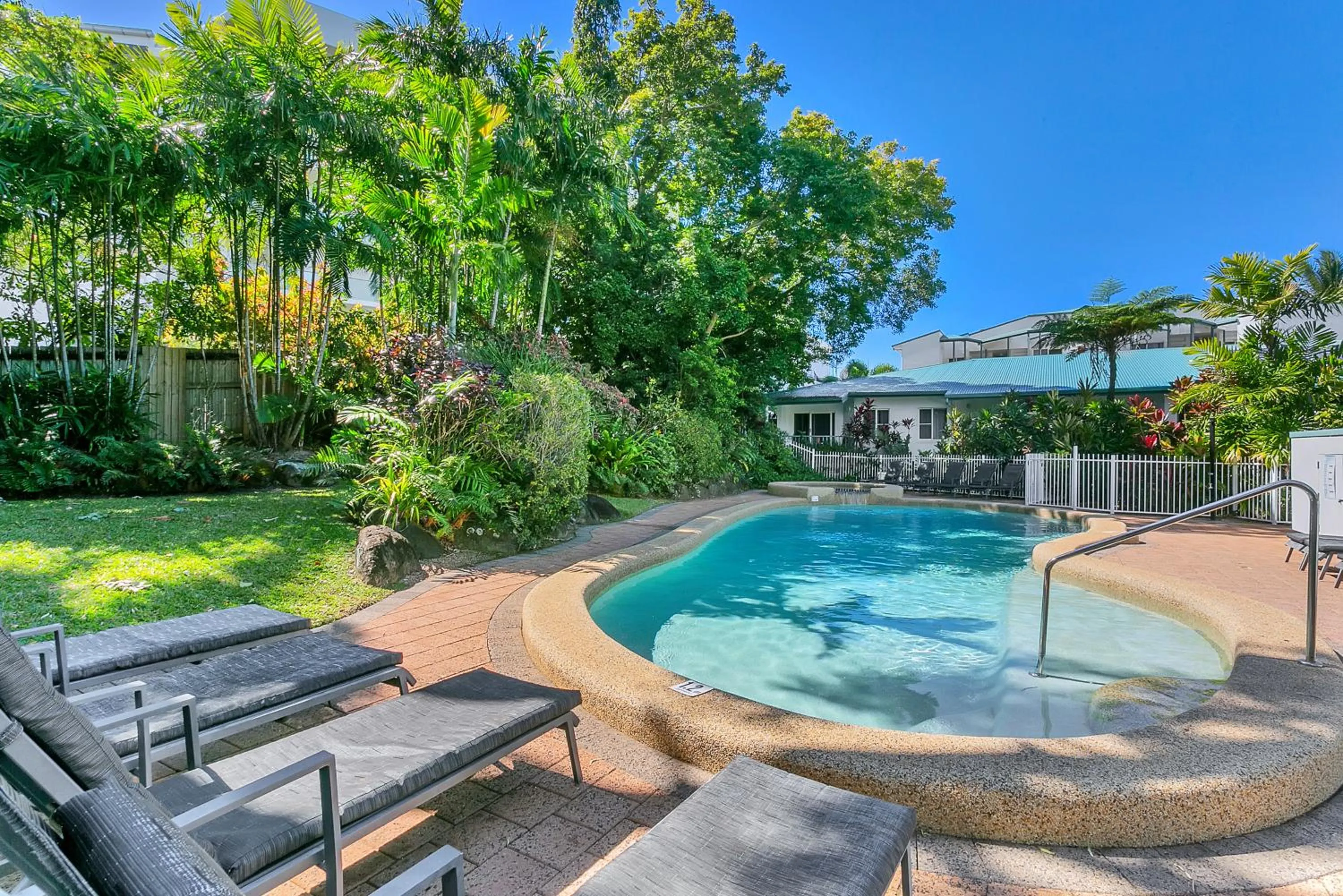 Garden in Roydon Beachfront Apartments