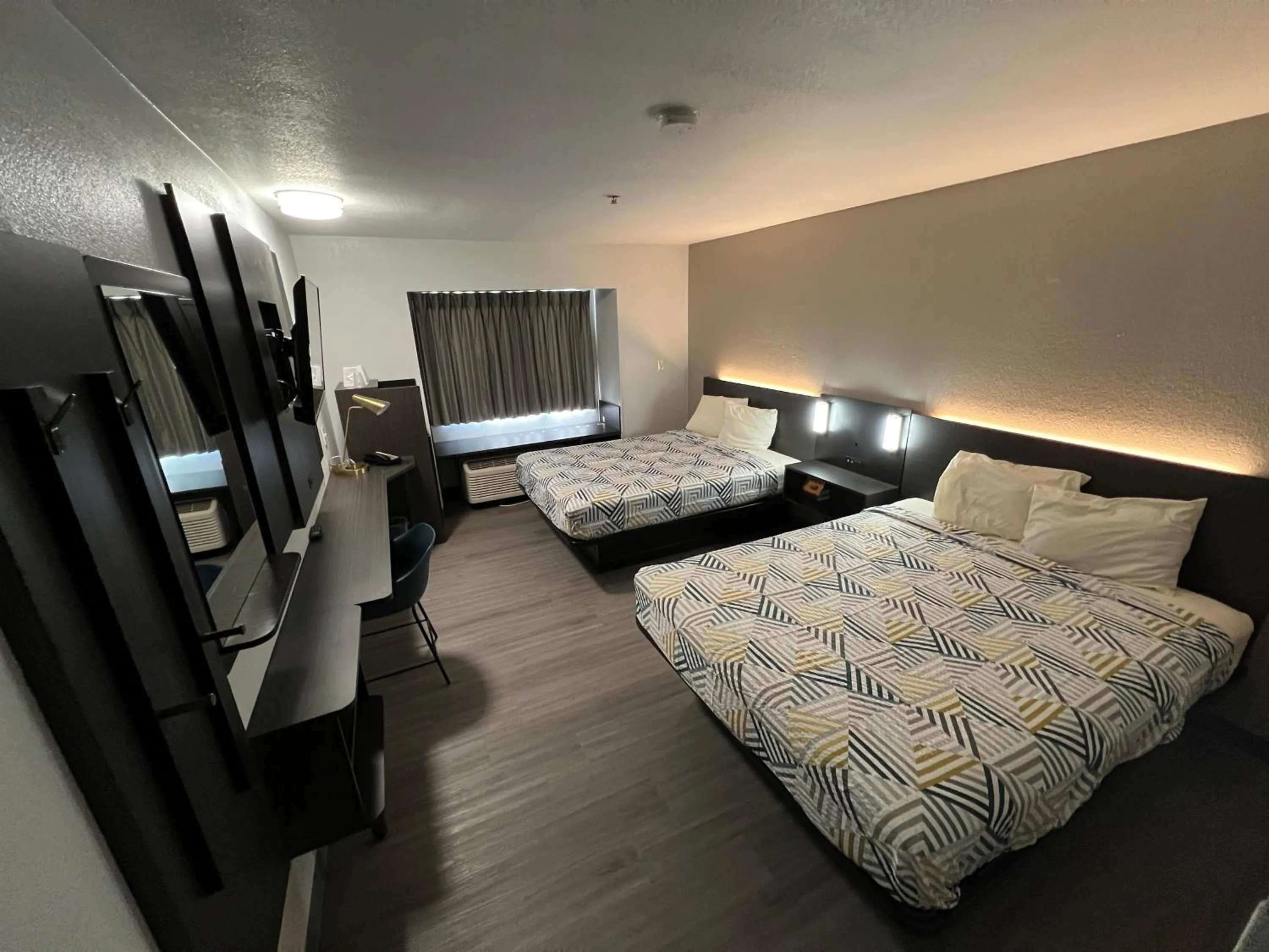 Bed in Motel 6-Simpsonville, SC - Greenville