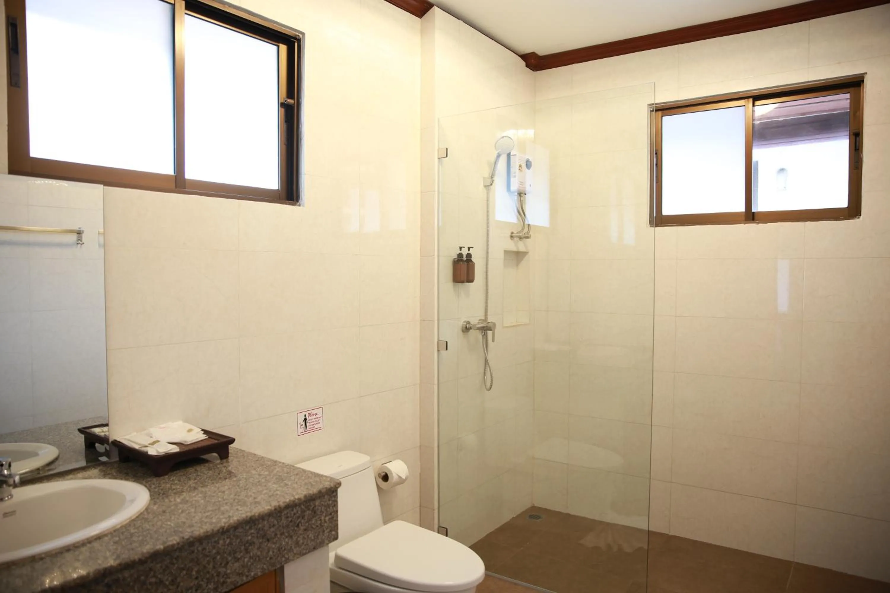 Shower in Shangrilah Bungalow