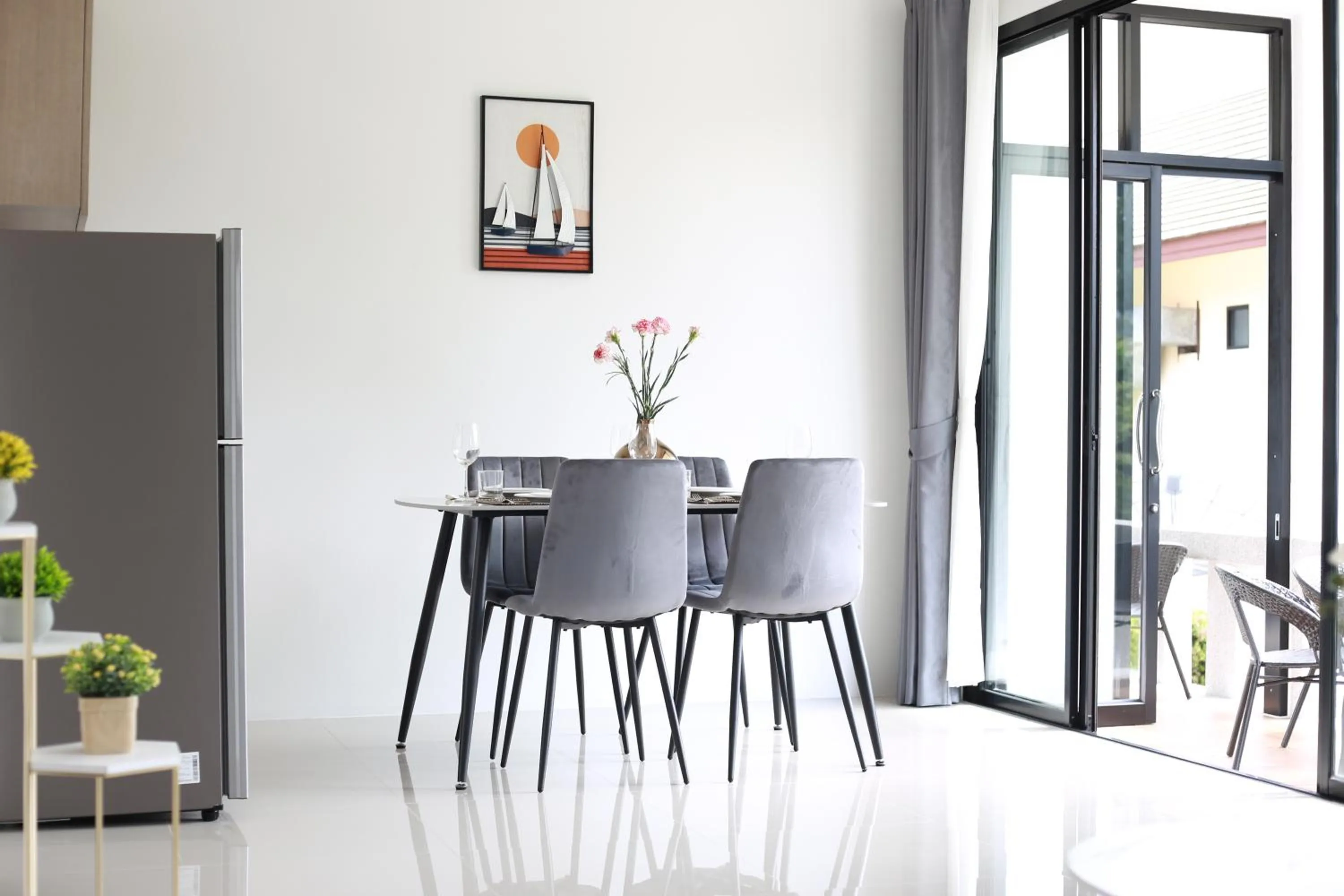 Dining area in Shangrilah Bungalow