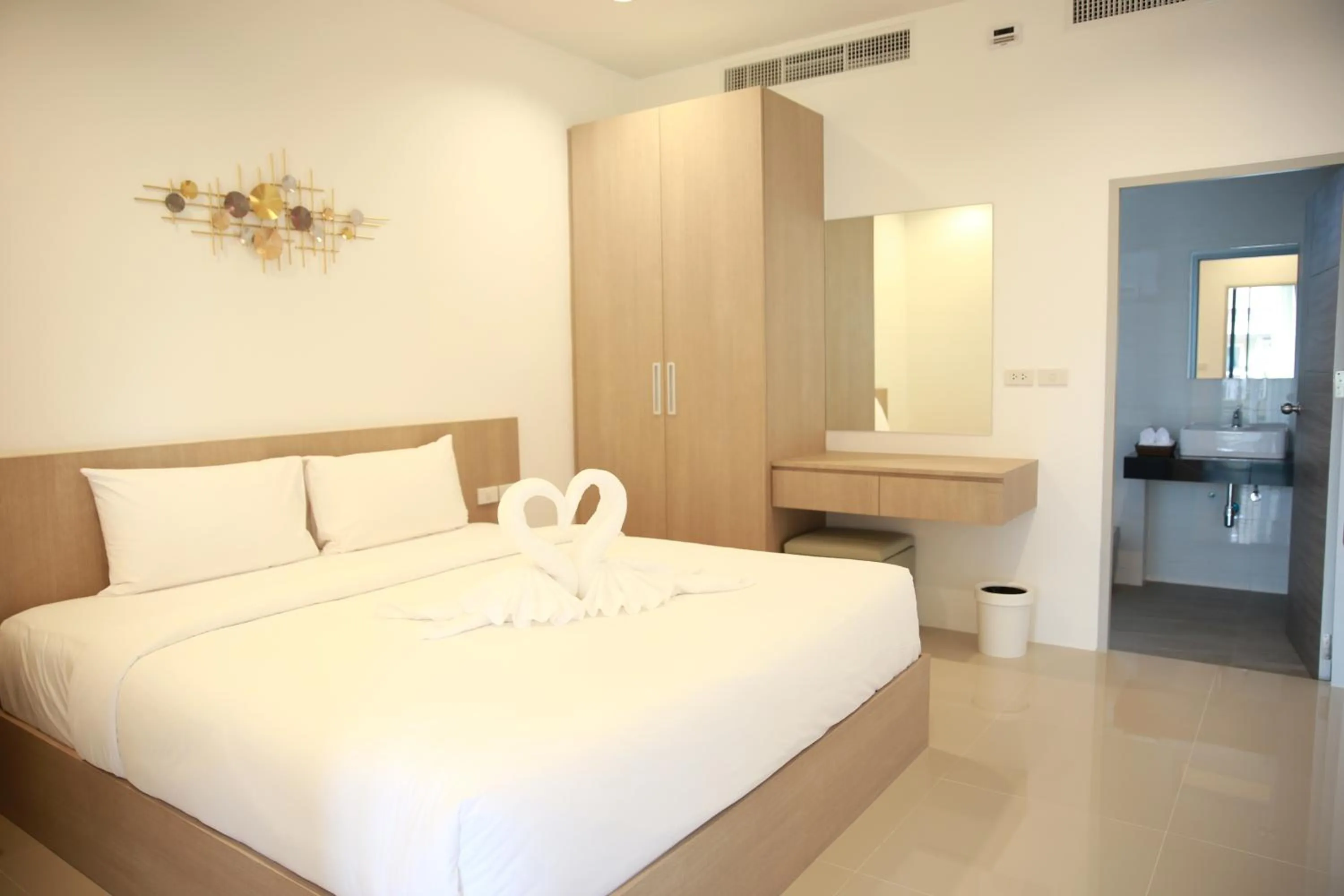 Bedroom, Bed in Shangrilah Bungalow