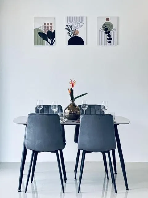 Dining area in Shangrilah Bungalow