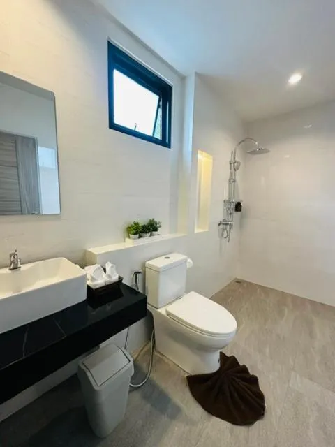 Shower in Shangrilah Bungalow