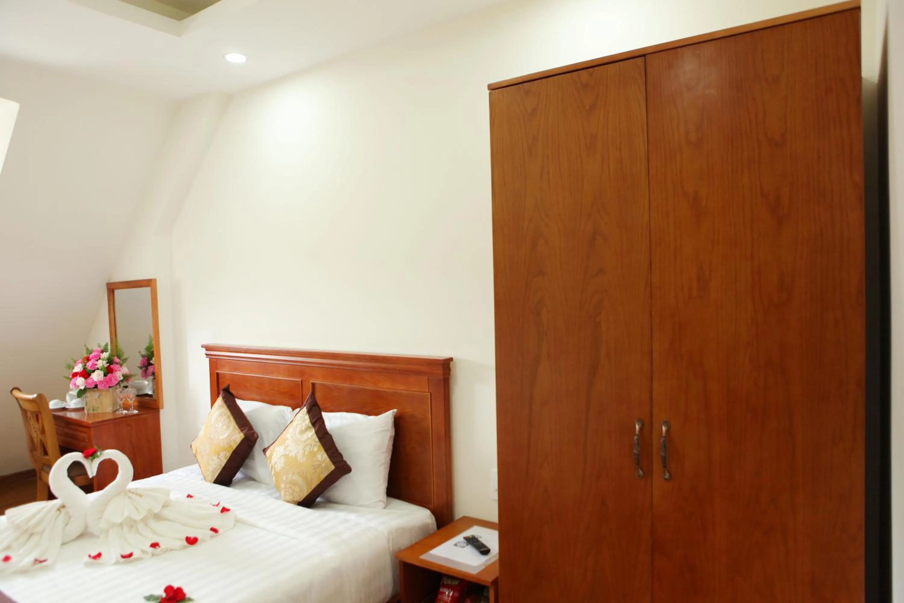 Bed in Hồng Tùng Hotel