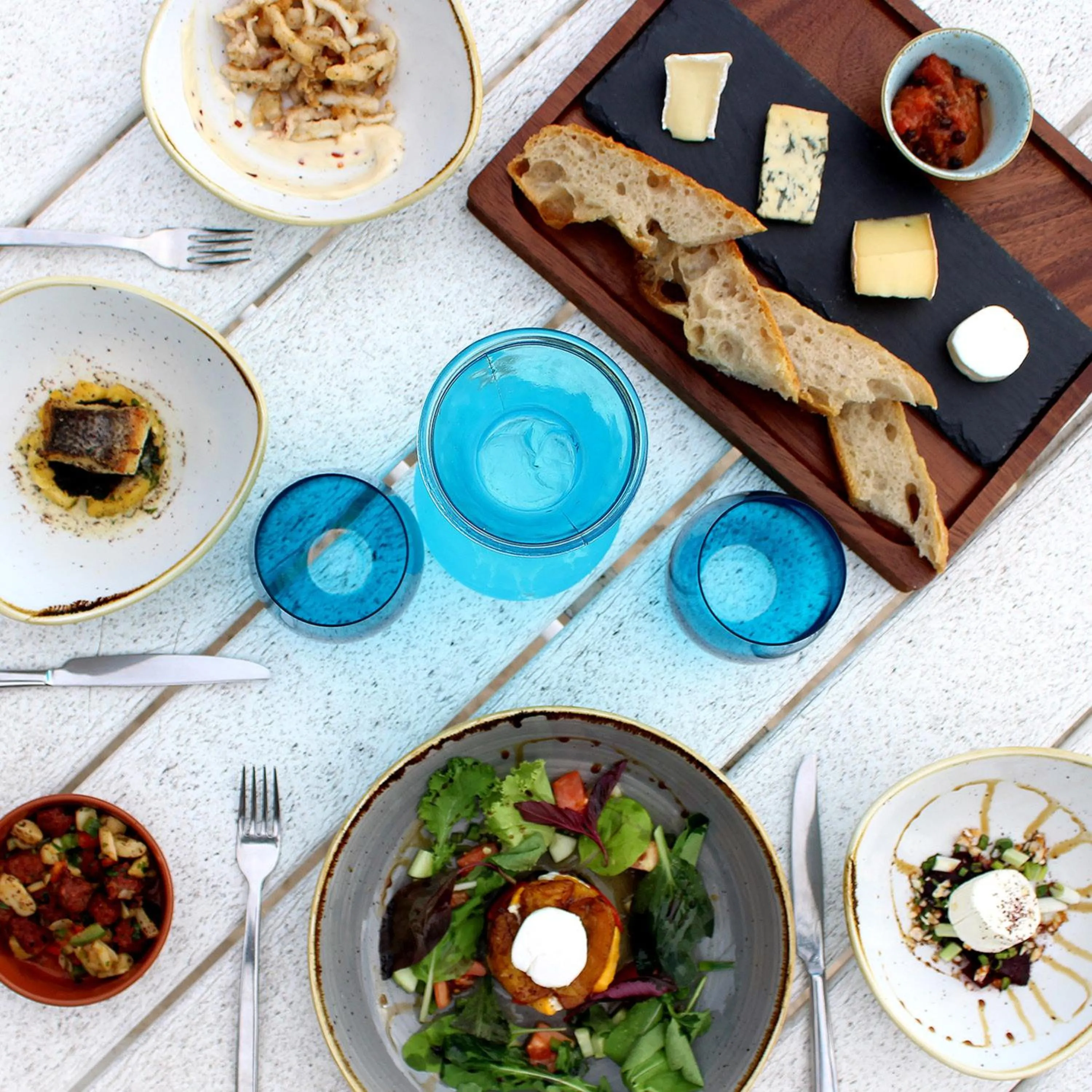 Restaurant/places to eat in Calabash Hotel