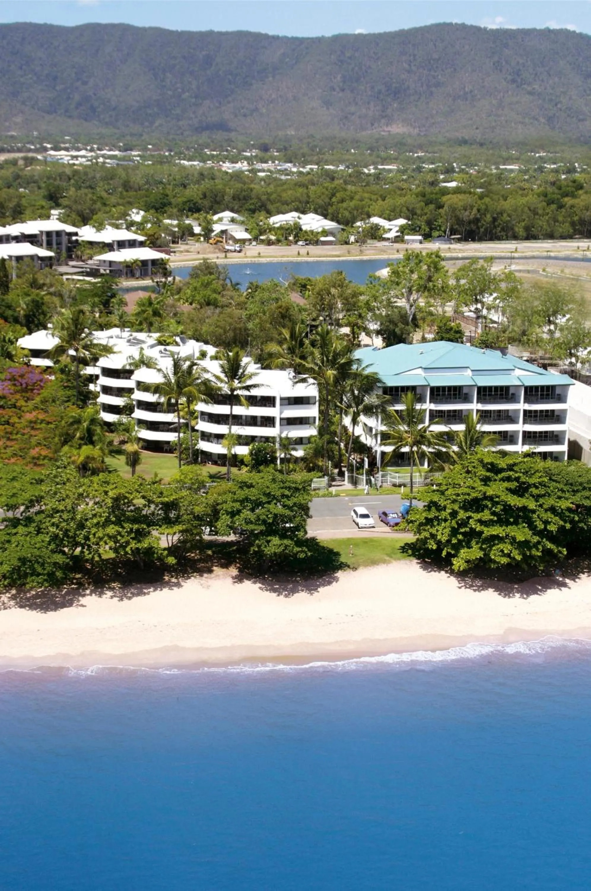 Facade/entrance in Beachfront Apartments on Trinity Beach