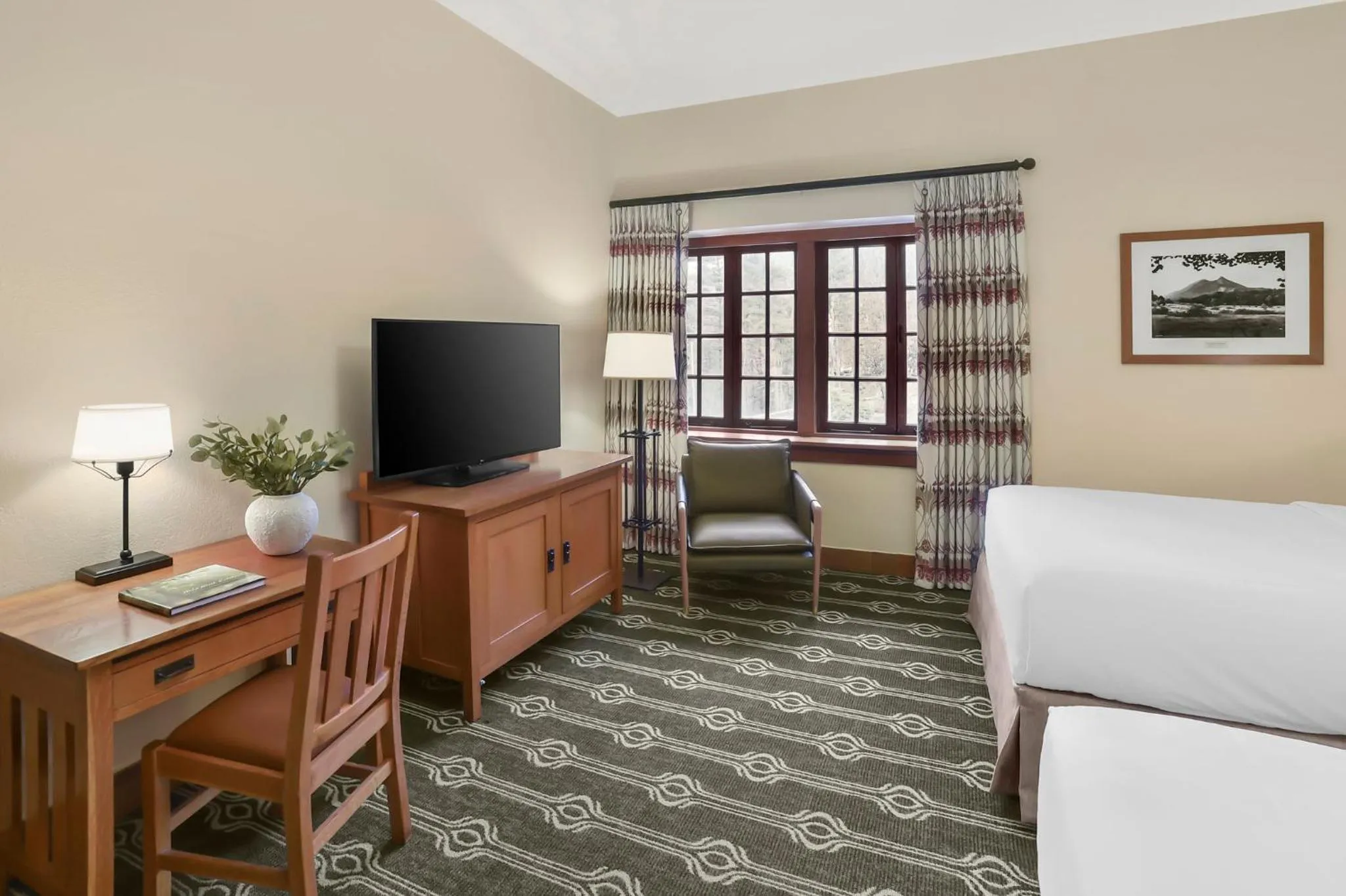 Photo of the whole room, Bed in The Omni Grove Park Inn & Spa - Asheville