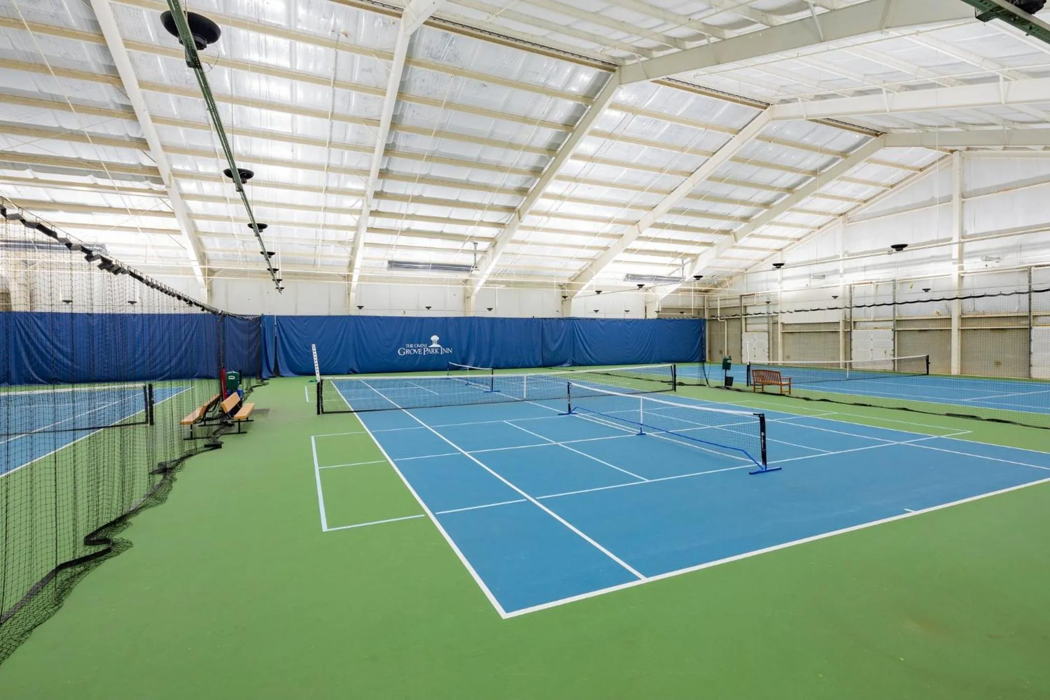 Tennis court in The Omni Grove Park Inn & Spa - Asheville