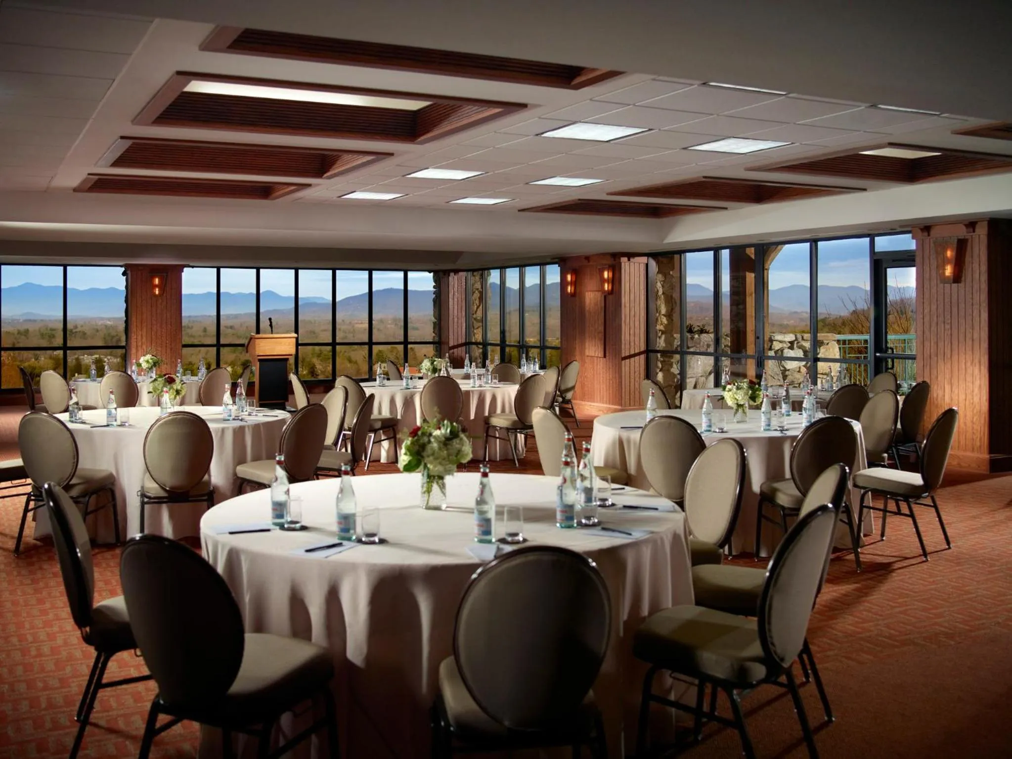 Meeting/conference room in The Omni Grove Park Inn & Spa - Asheville