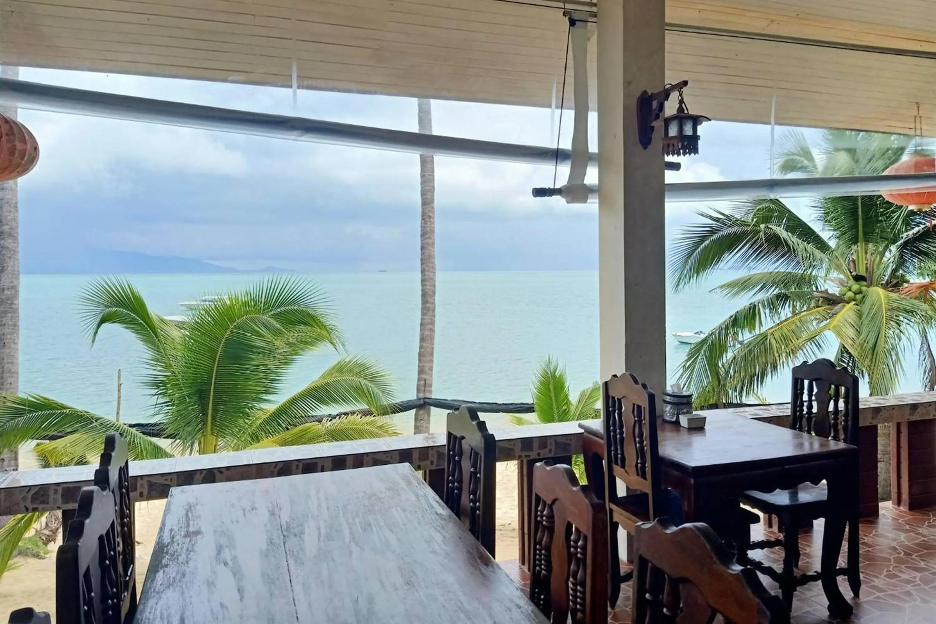 Restaurant/places to eat in Palm Point Village