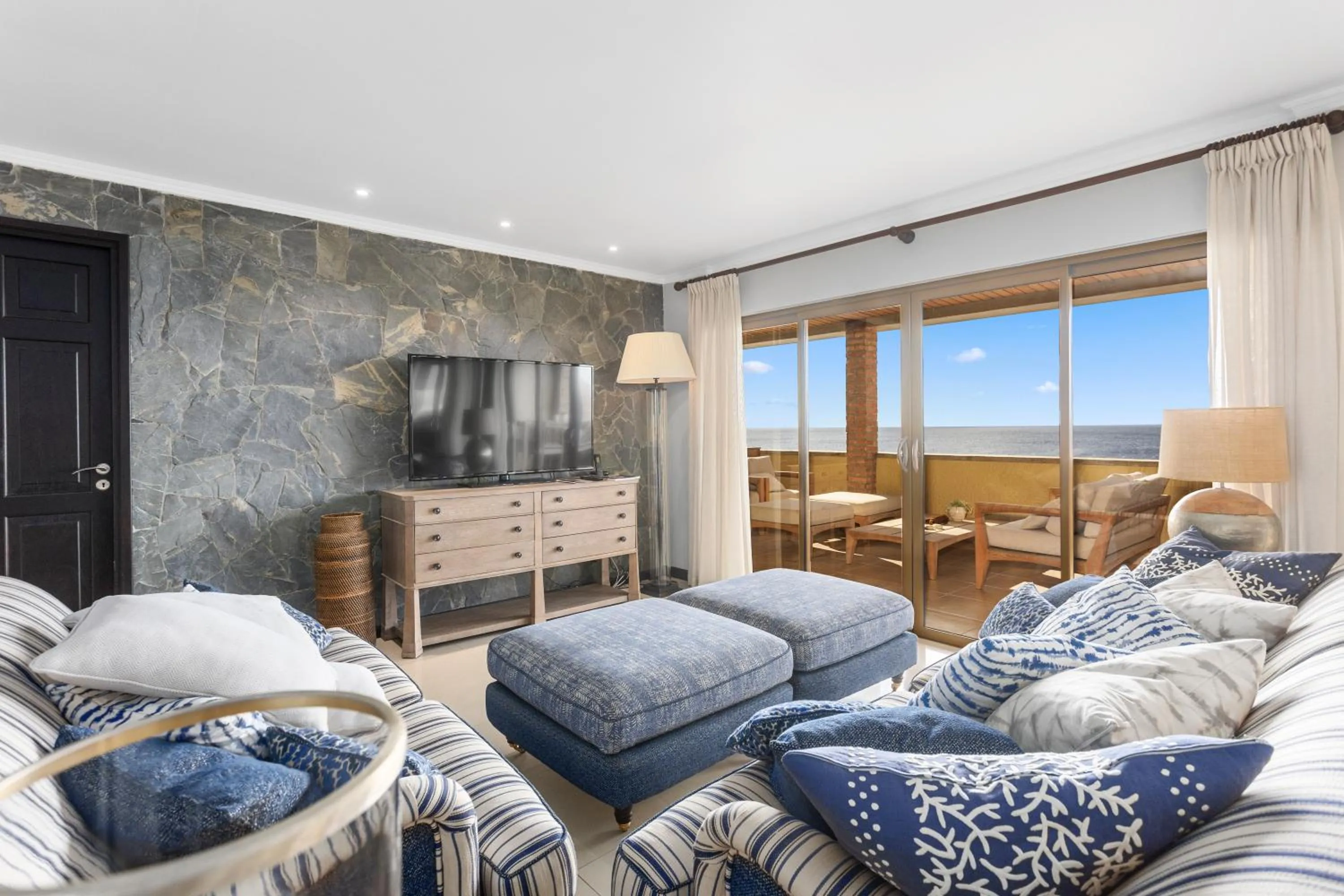 Living room in The Bellafonte - Luxury Oceanfront Hotel