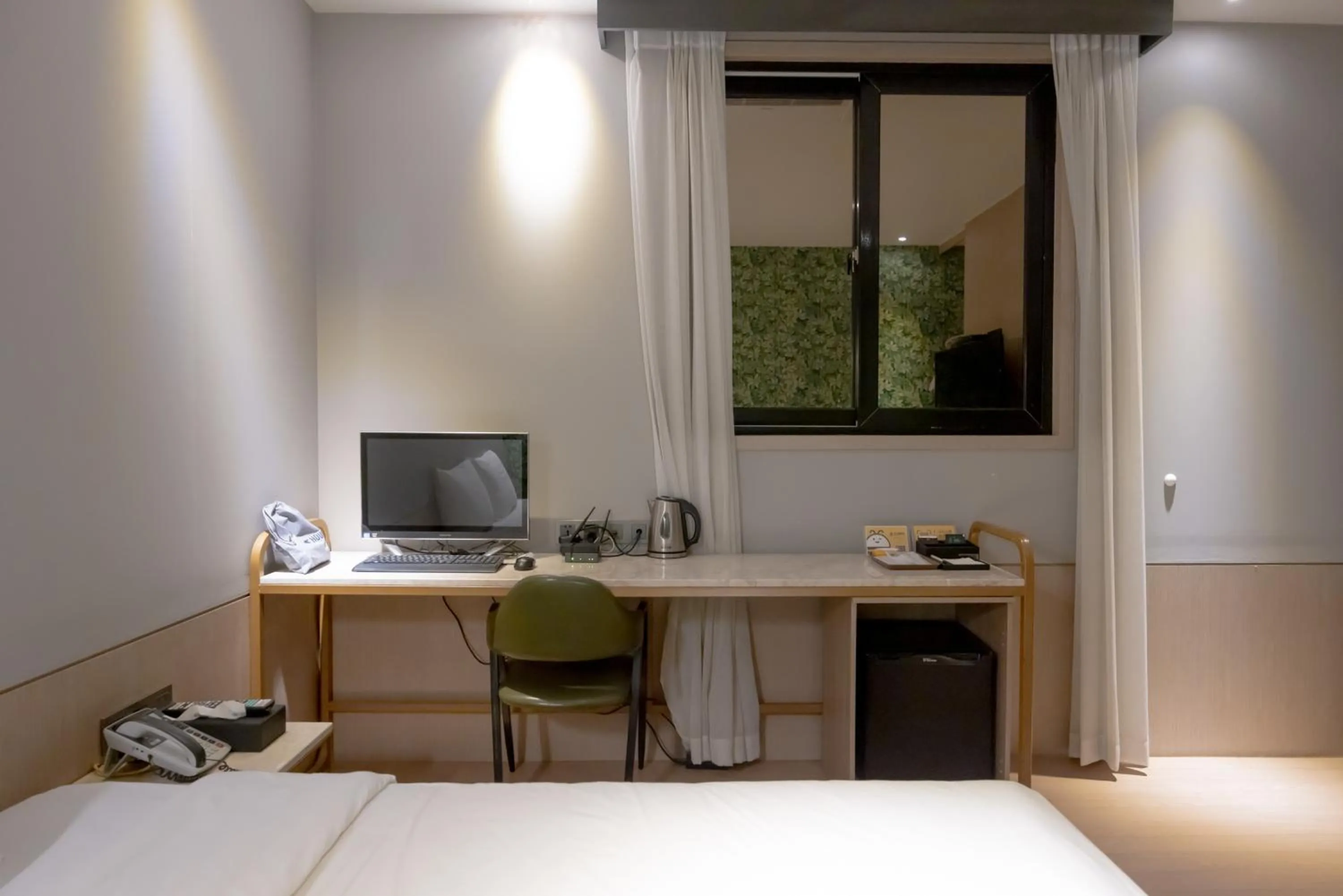 TV and multimedia, Bed in Hound Hotel Seomyeon-Beomcheon