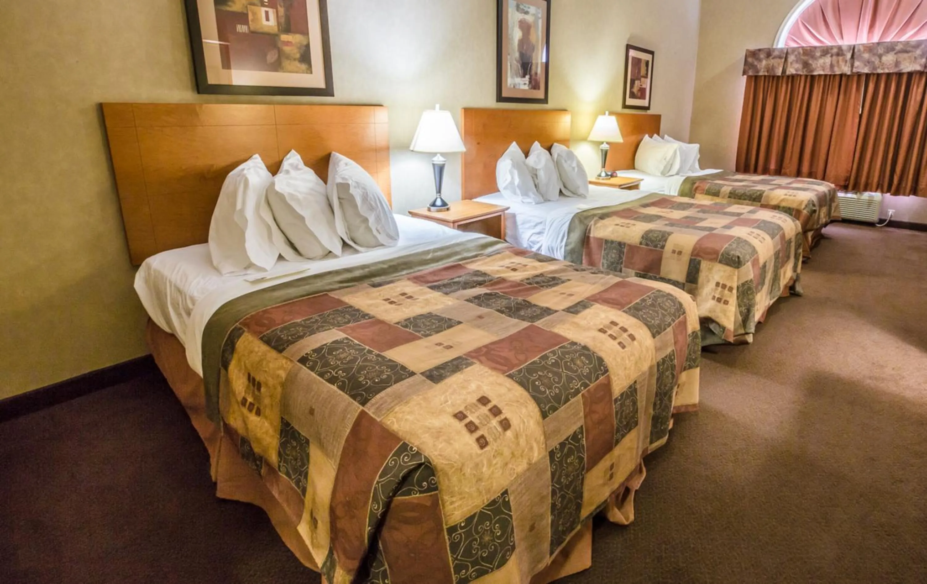 Bedroom, Bed in Canalta Stettler