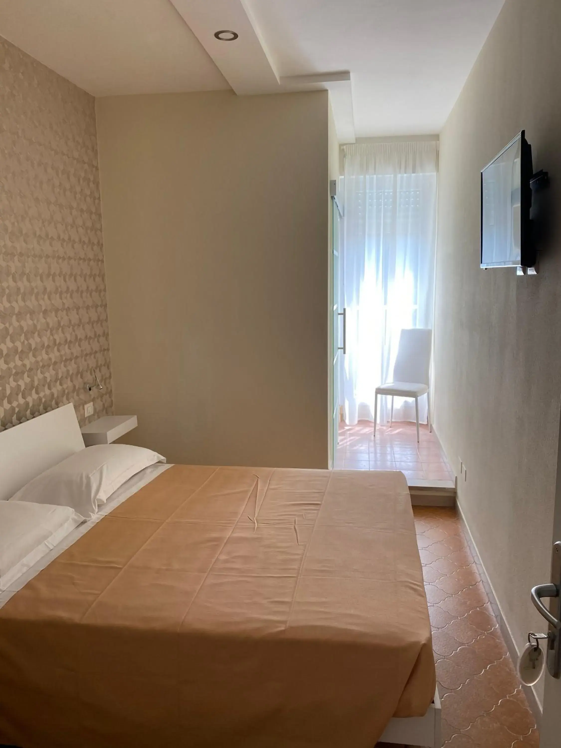 Economy Double Room in Acquaviva Experience B&B Economy Double Room in Acquaviva Experience B&B