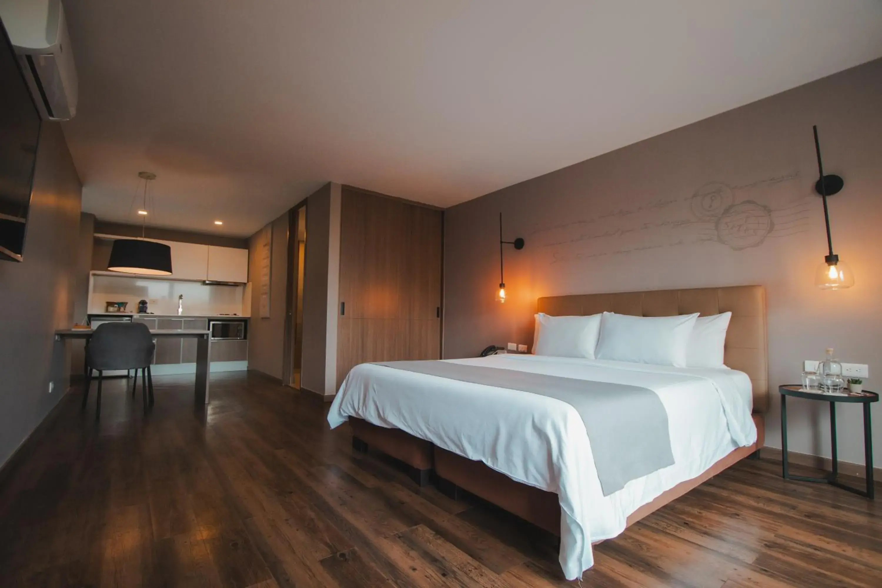 Deluxe Queen Room in Sites Hotel Deluxe Queen Room in Sites Hotel