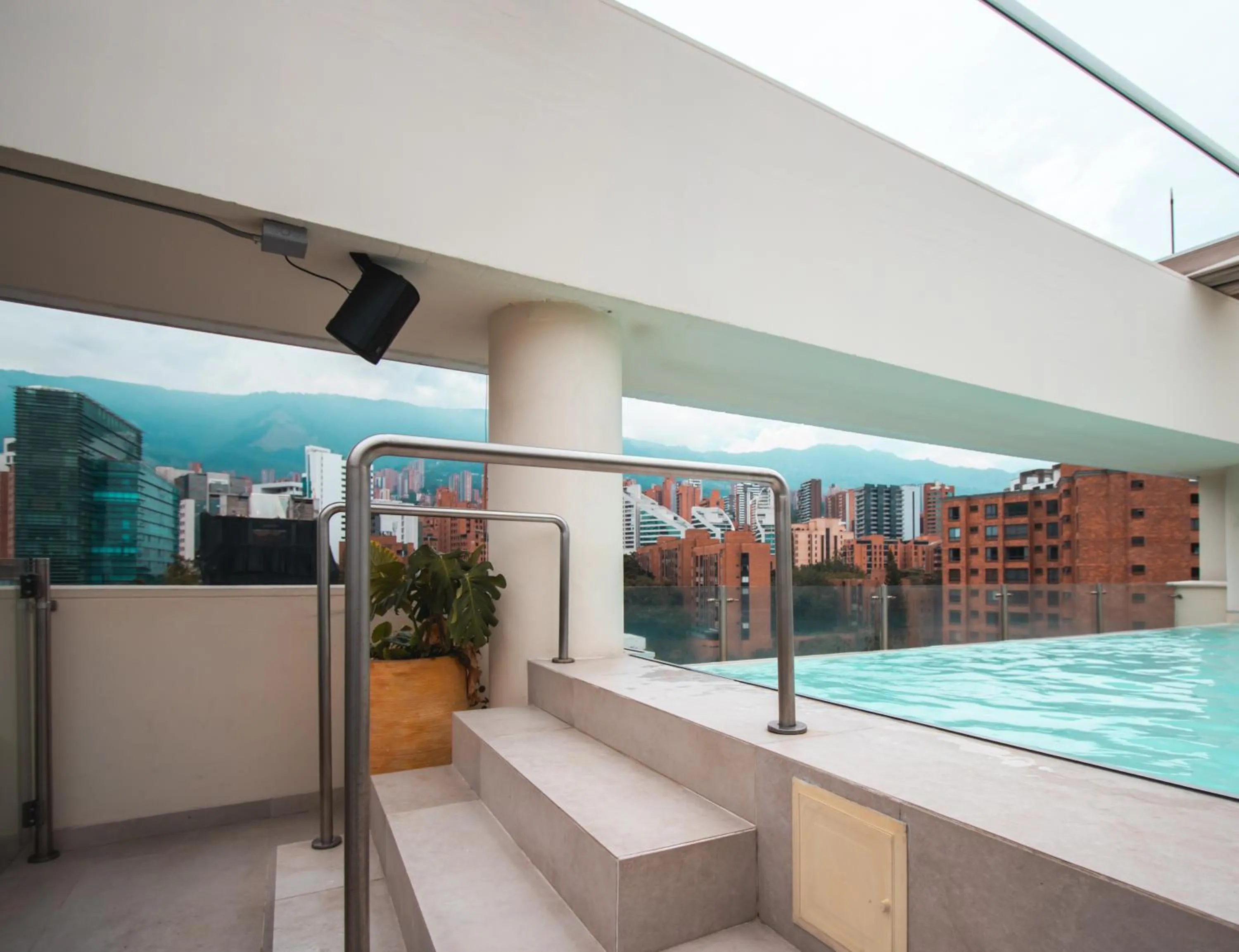 Hot Tub in Sites Hotel