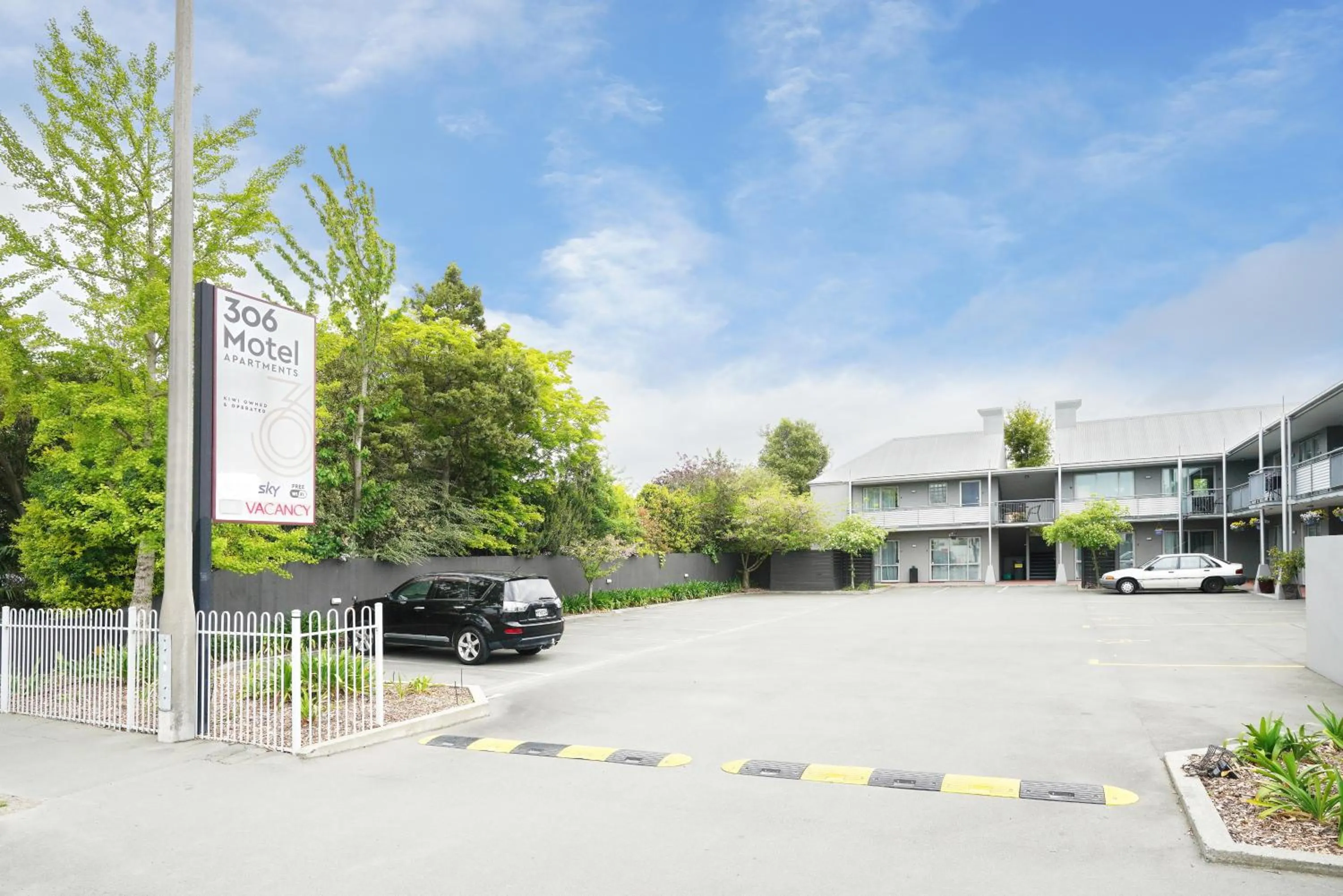 Property building in 306 Motel Apartments