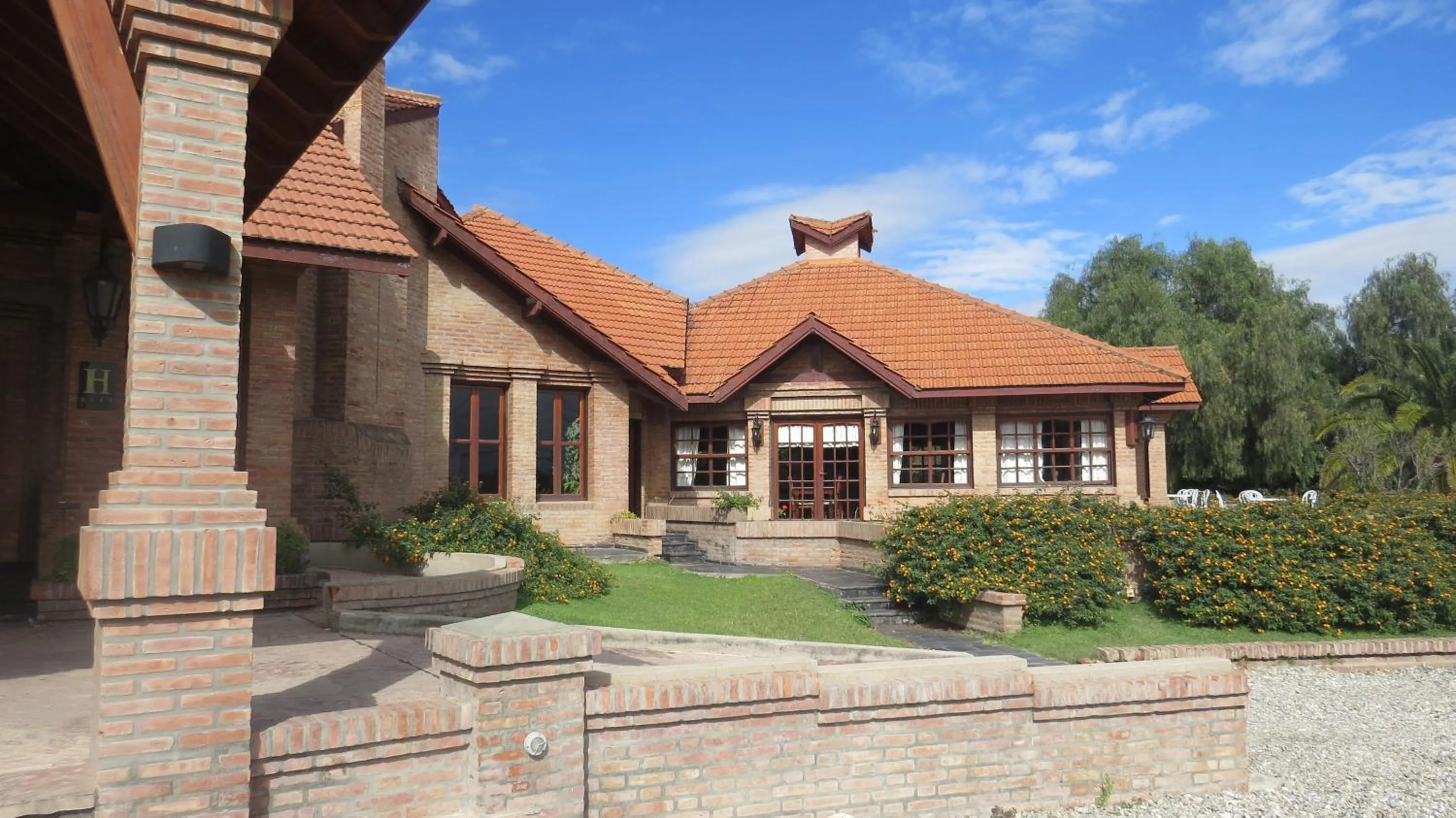 Facade/entrance in Villa de Merlo All Inclusive & Spa by MH