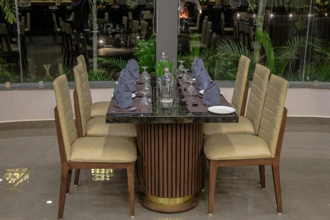 Restaurant/places to eat in Seven Sky Clarks Exotica