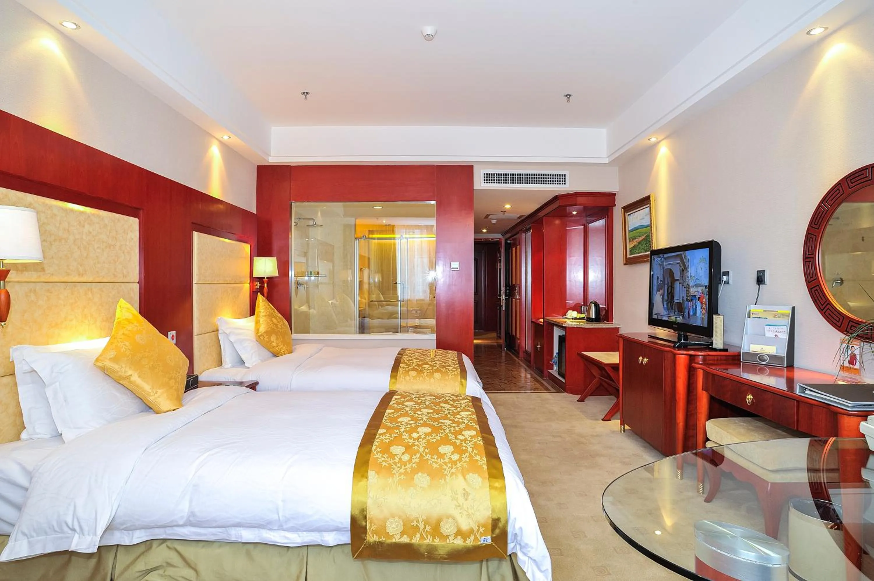 Photo of the whole room, Bed in Uiles Hotel