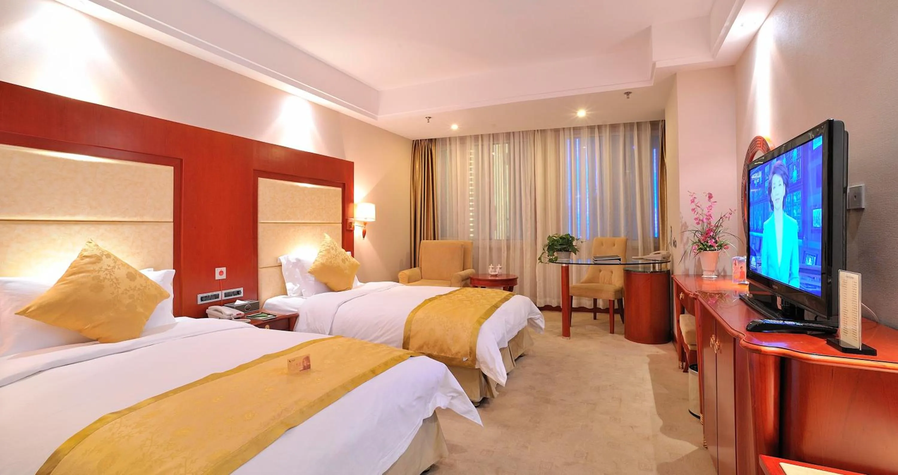 Photo of the whole room, Bed in Uiles Hotel