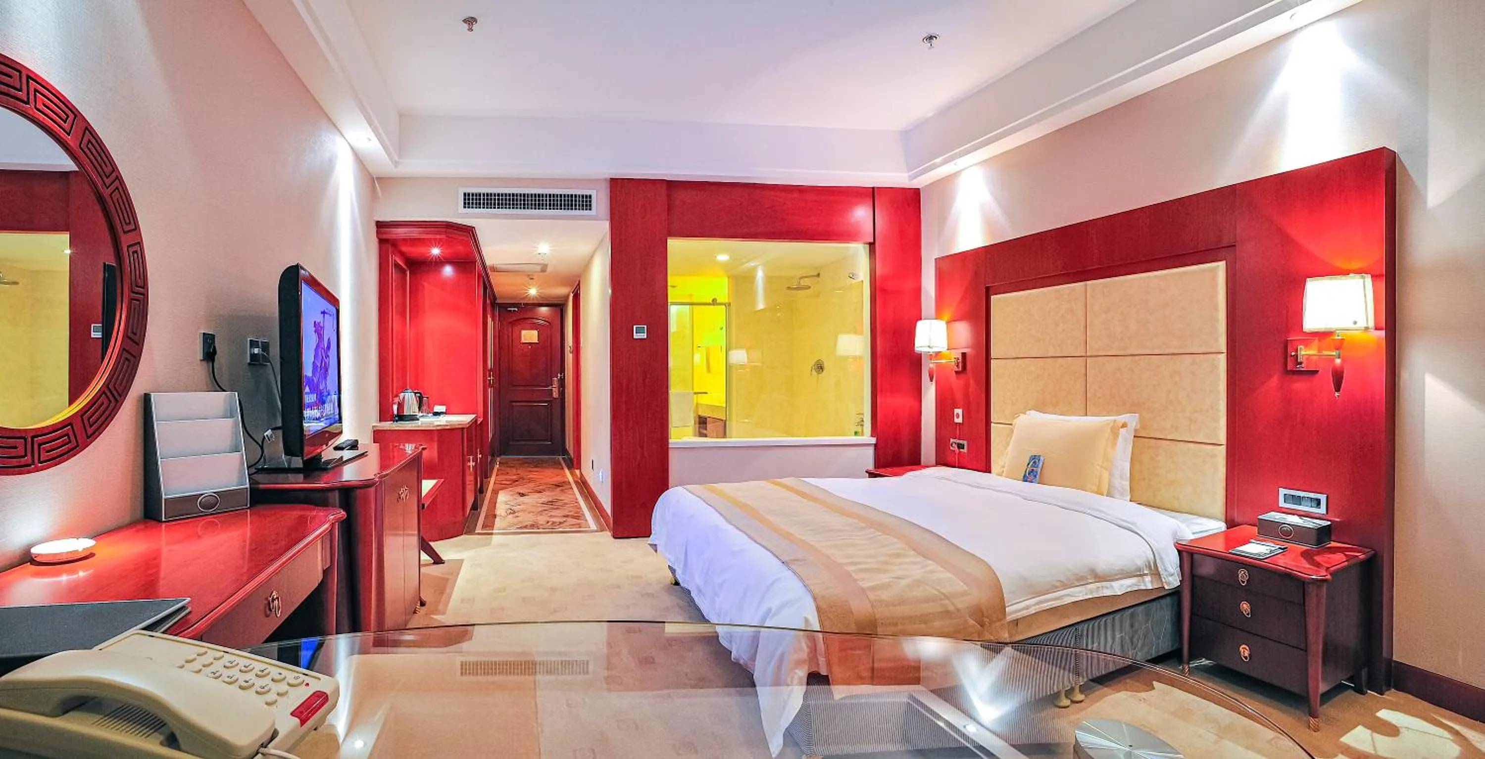 Photo of the whole room, Bed in Uiles Hotel