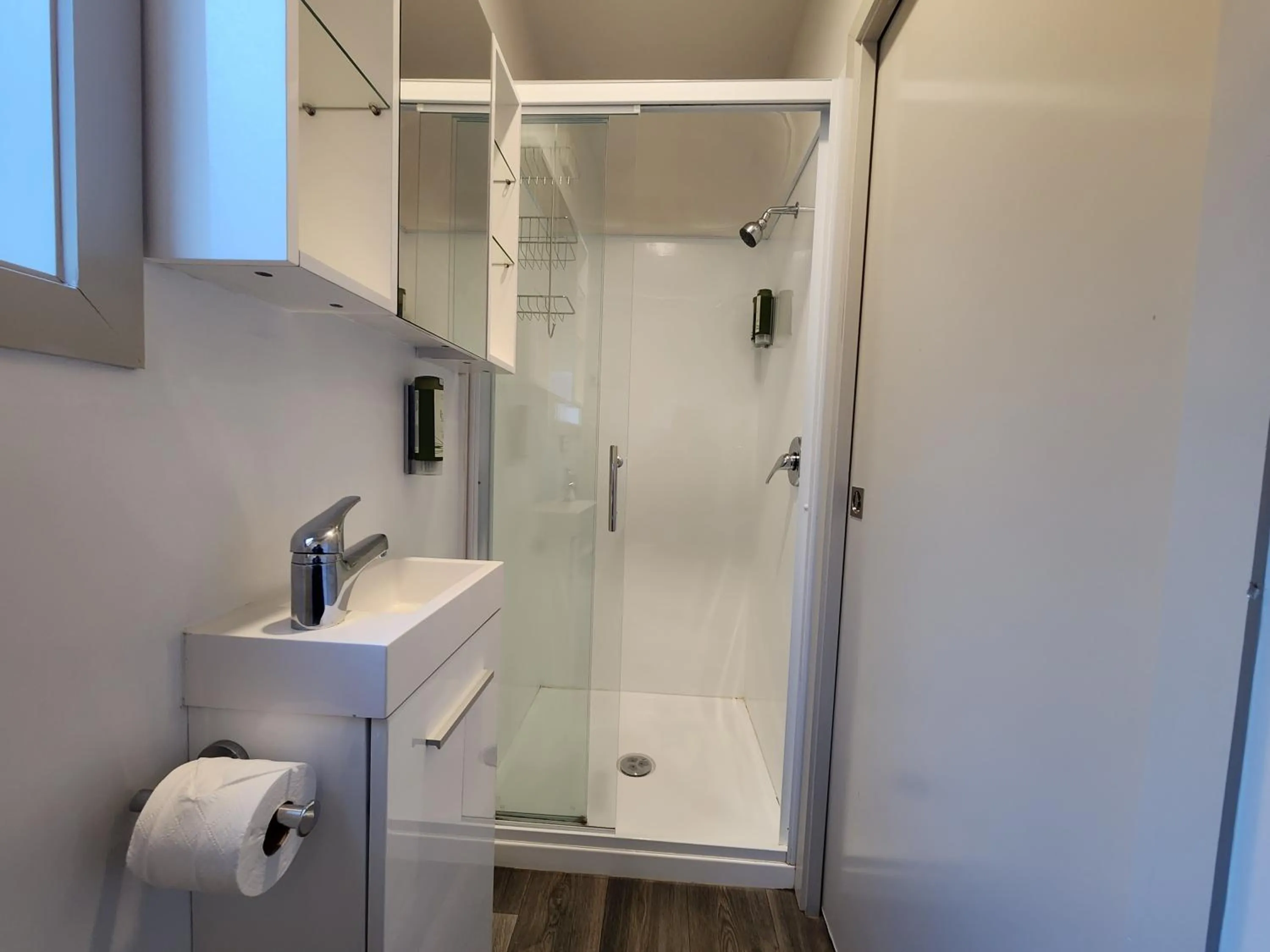 Shower in Pinewood Queenstown