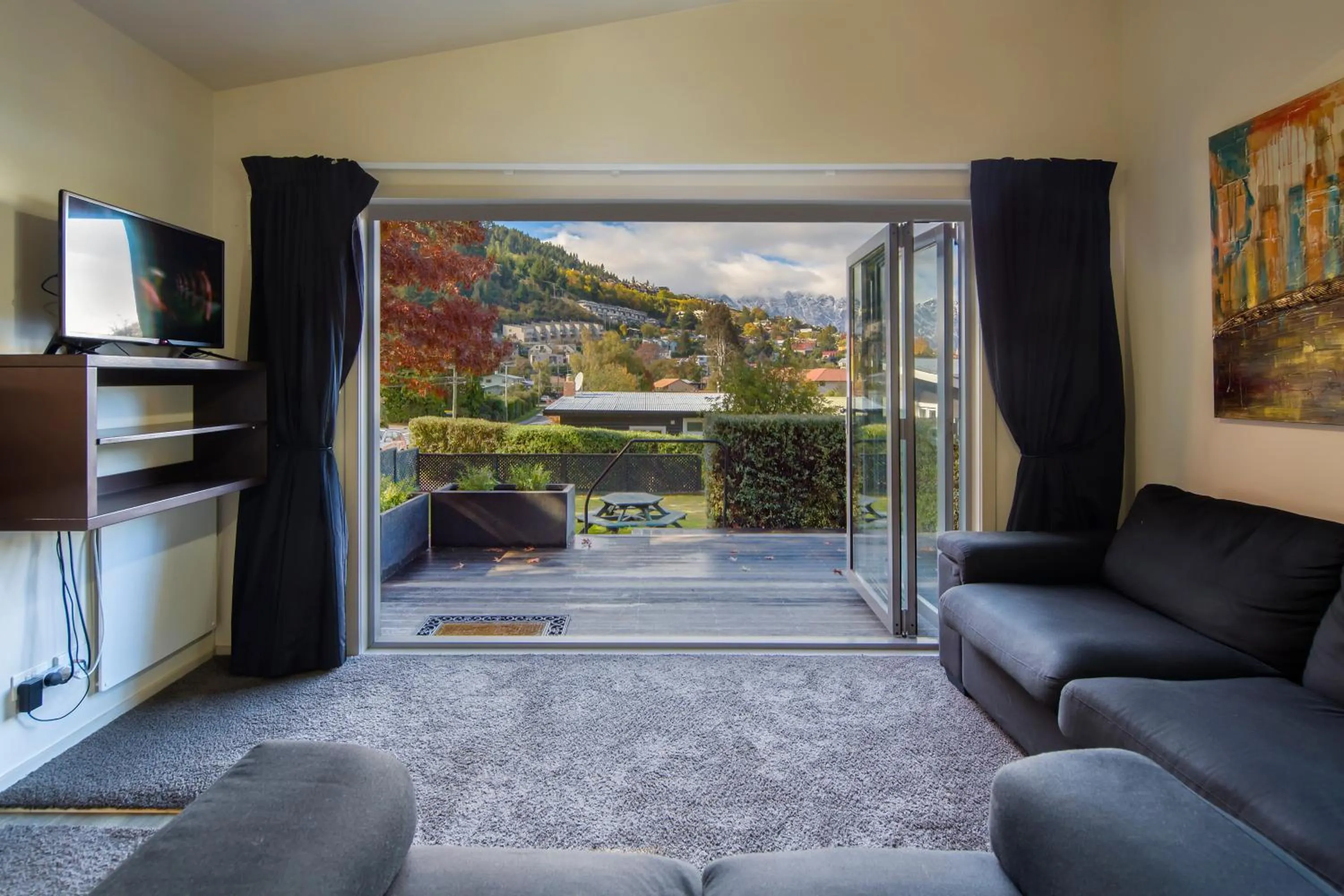 TV and multimedia in Pinewood Queenstown